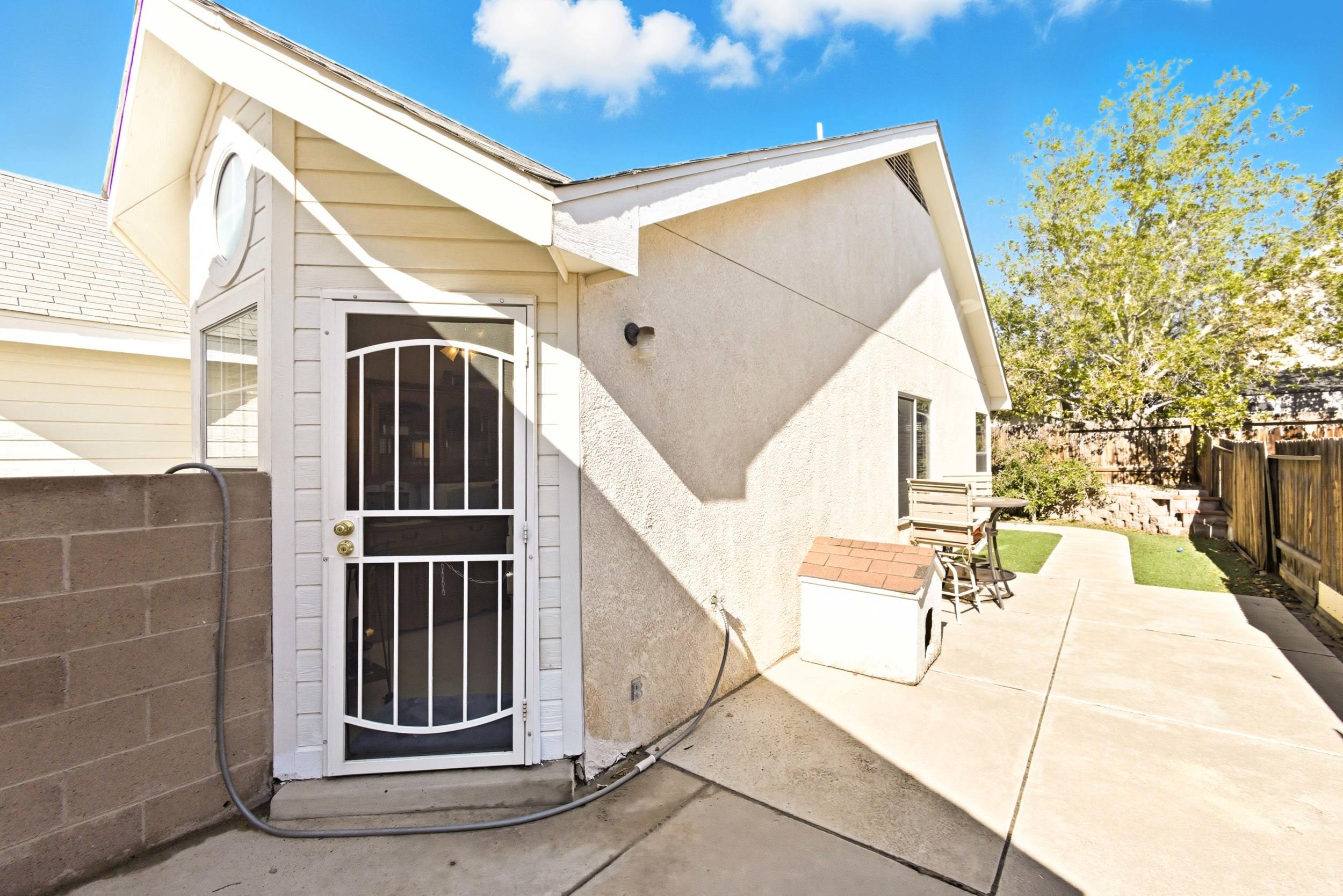 1520 AVENIDA LAS BRISAS NW