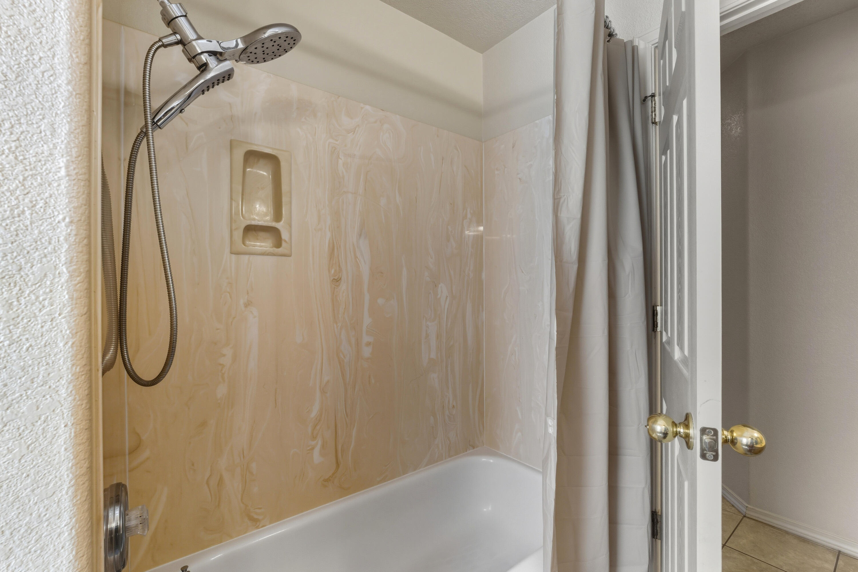 9105 SILVER SAGE Drive NE