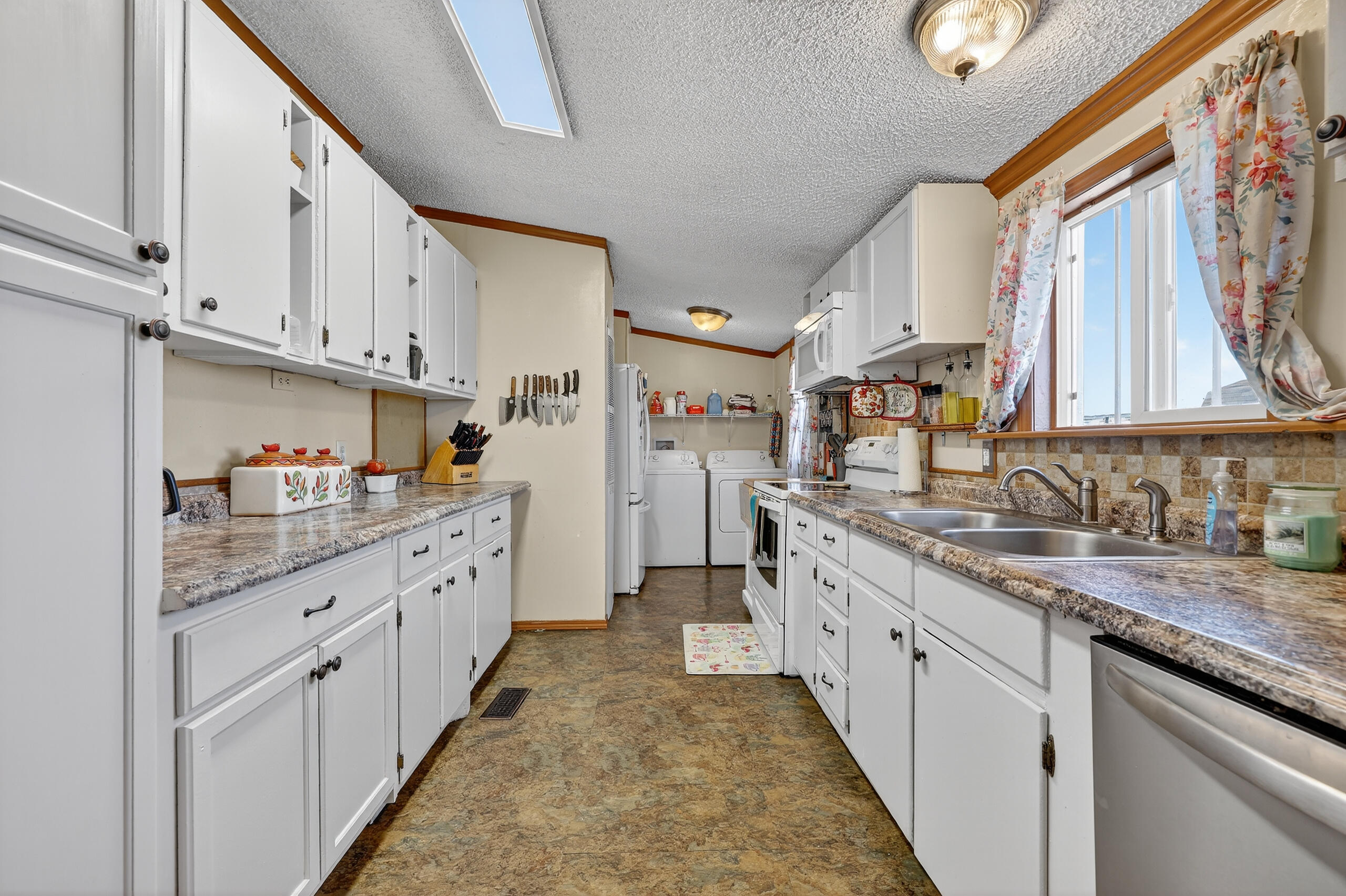 33 JARDIN Road