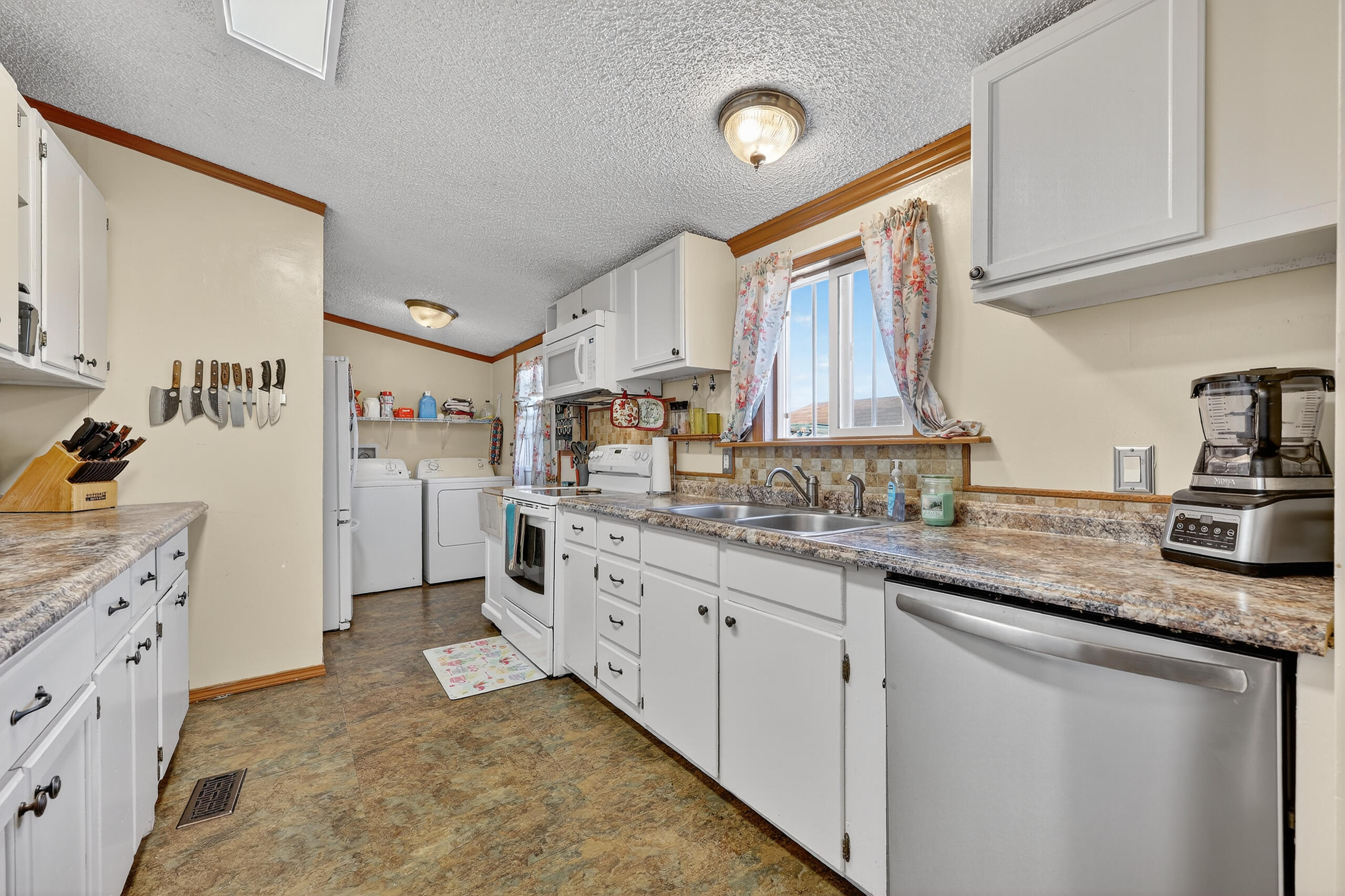 33 JARDIN Road