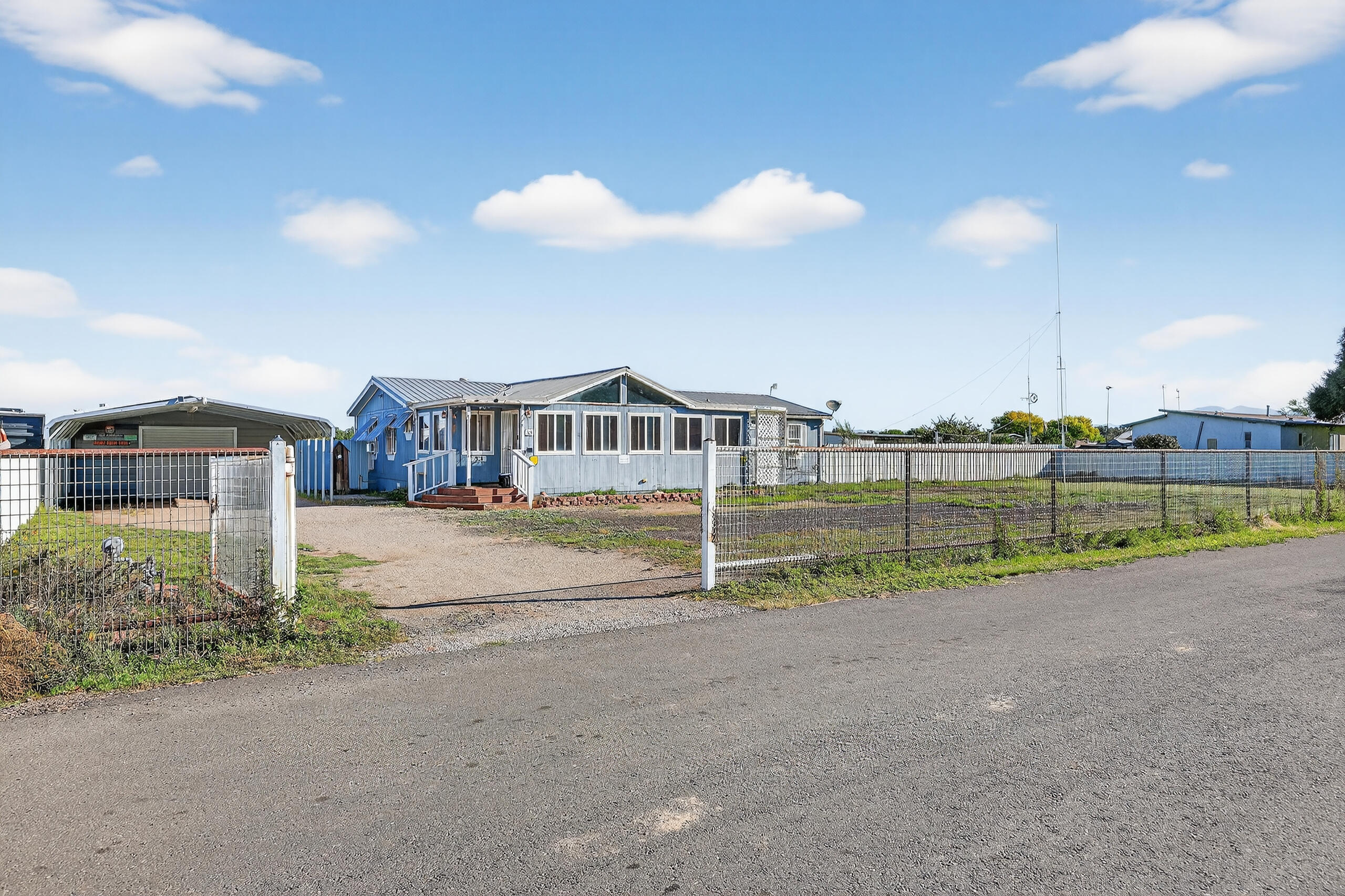 33 JARDIN Road
