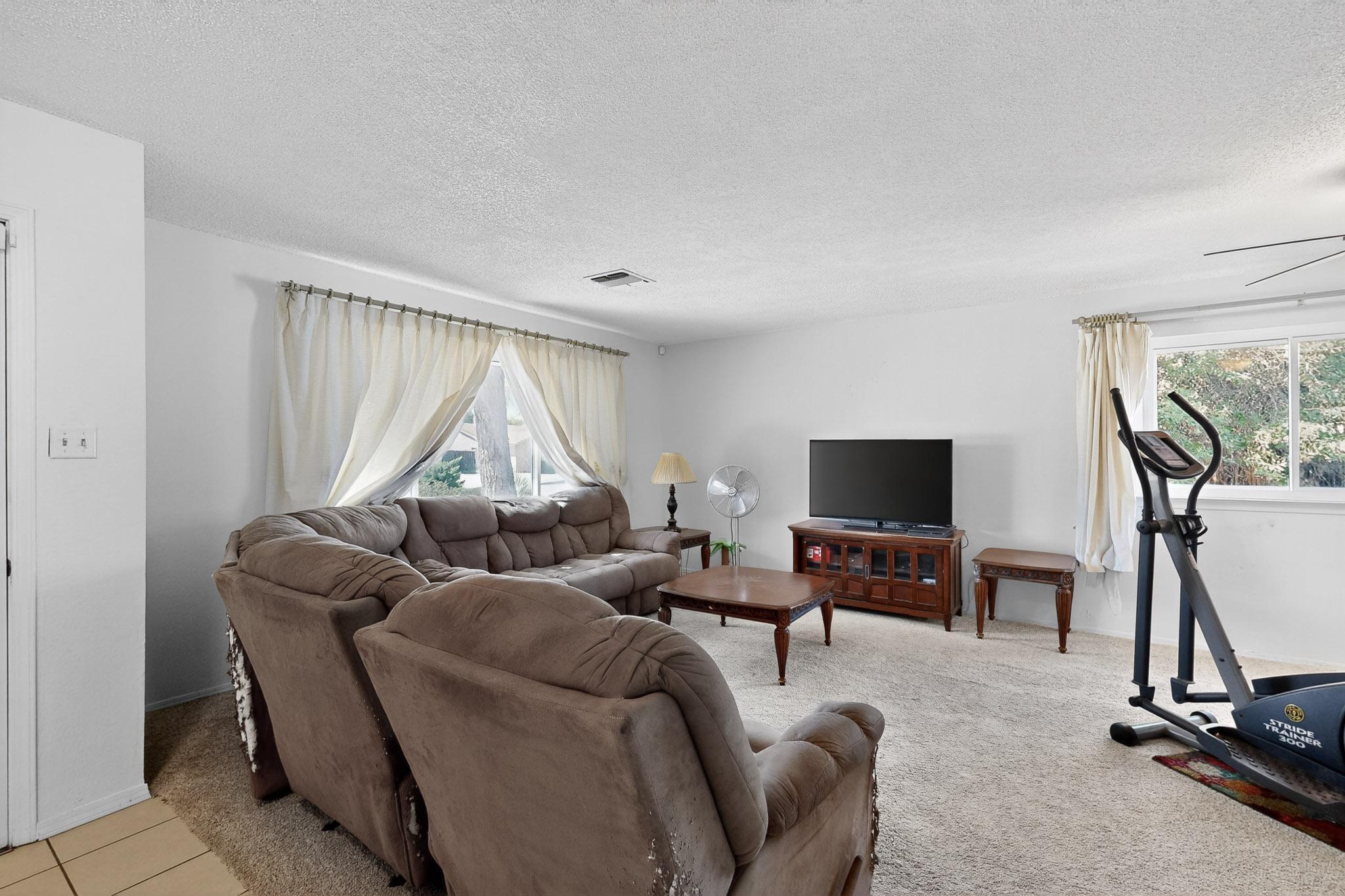 7101 WELTON Drive NE