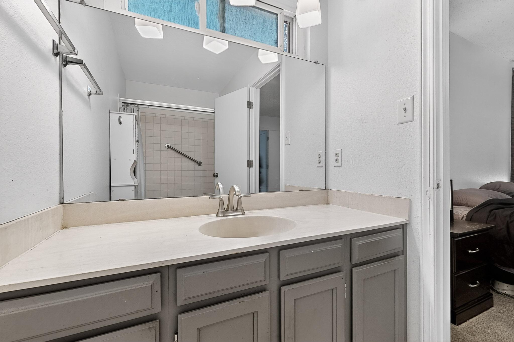 7101 WELTON Drive NE