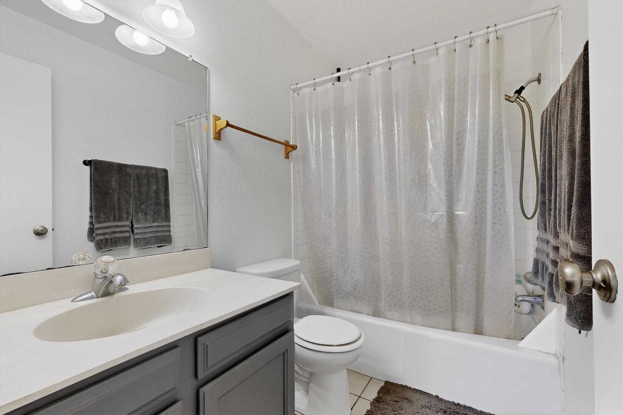 7101 WELTON Drive NE