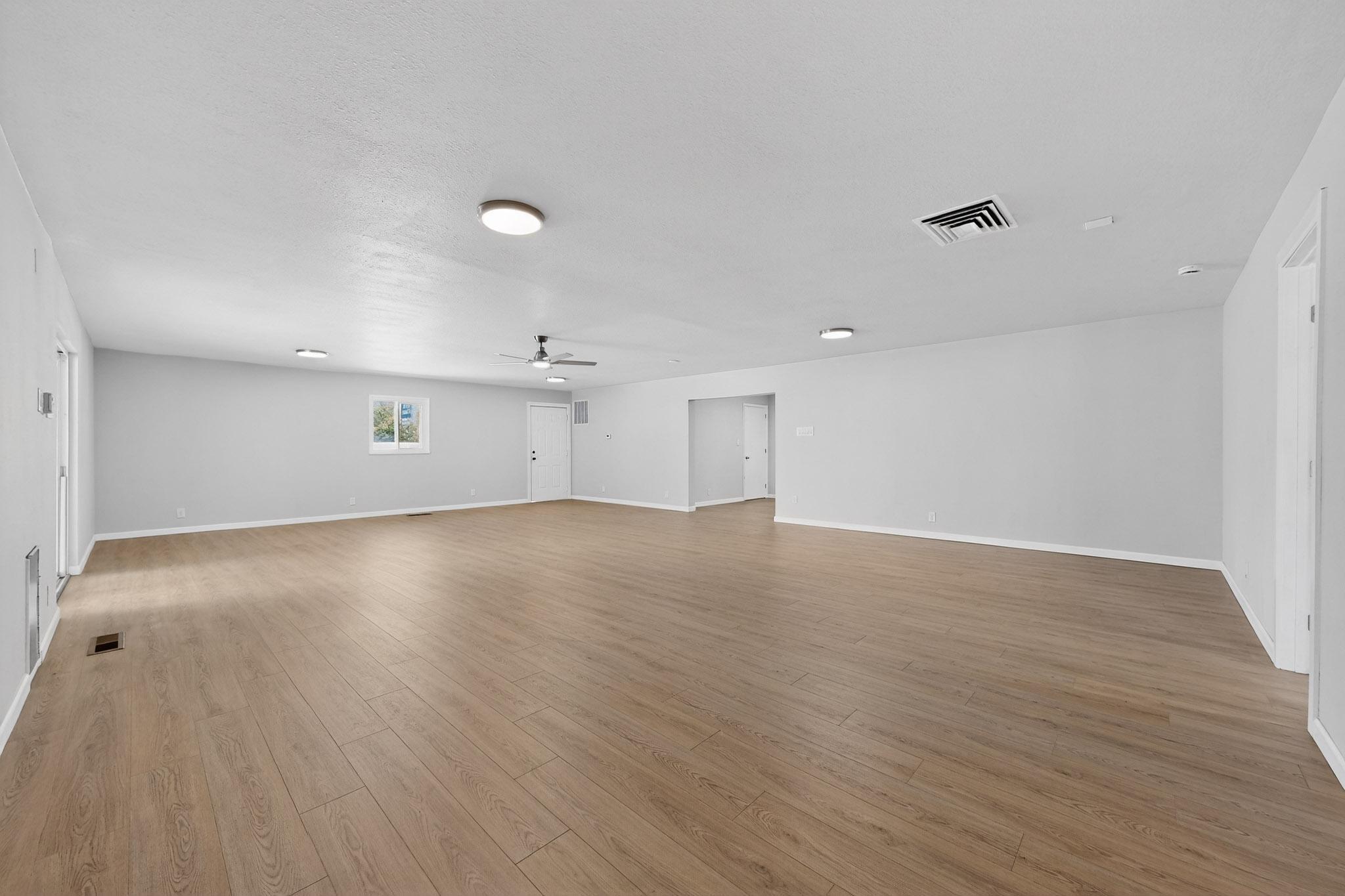 5001 DOUGLAS MACARTHUR Road NE