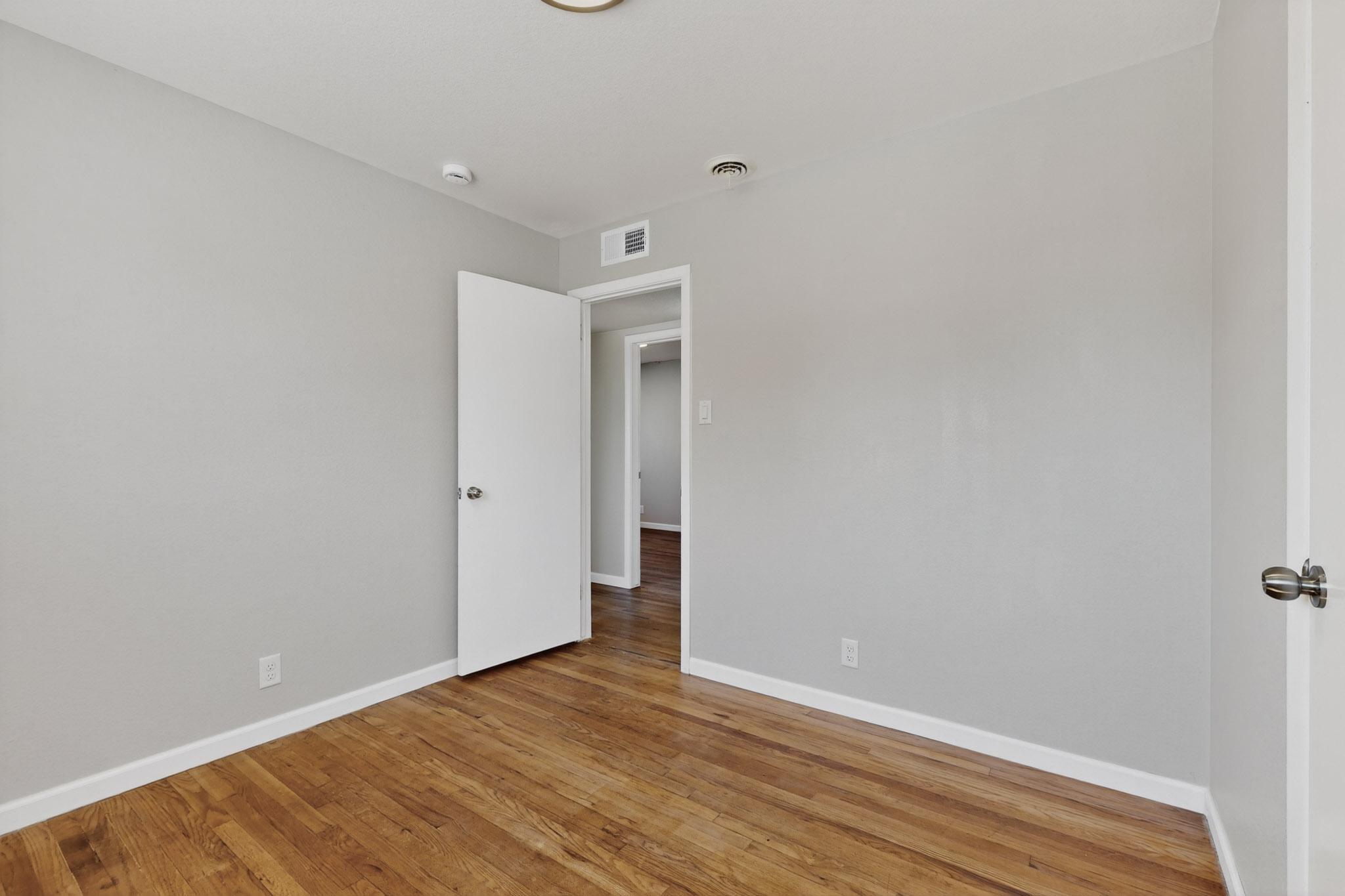 5001 DOUGLAS MACARTHUR Road NE