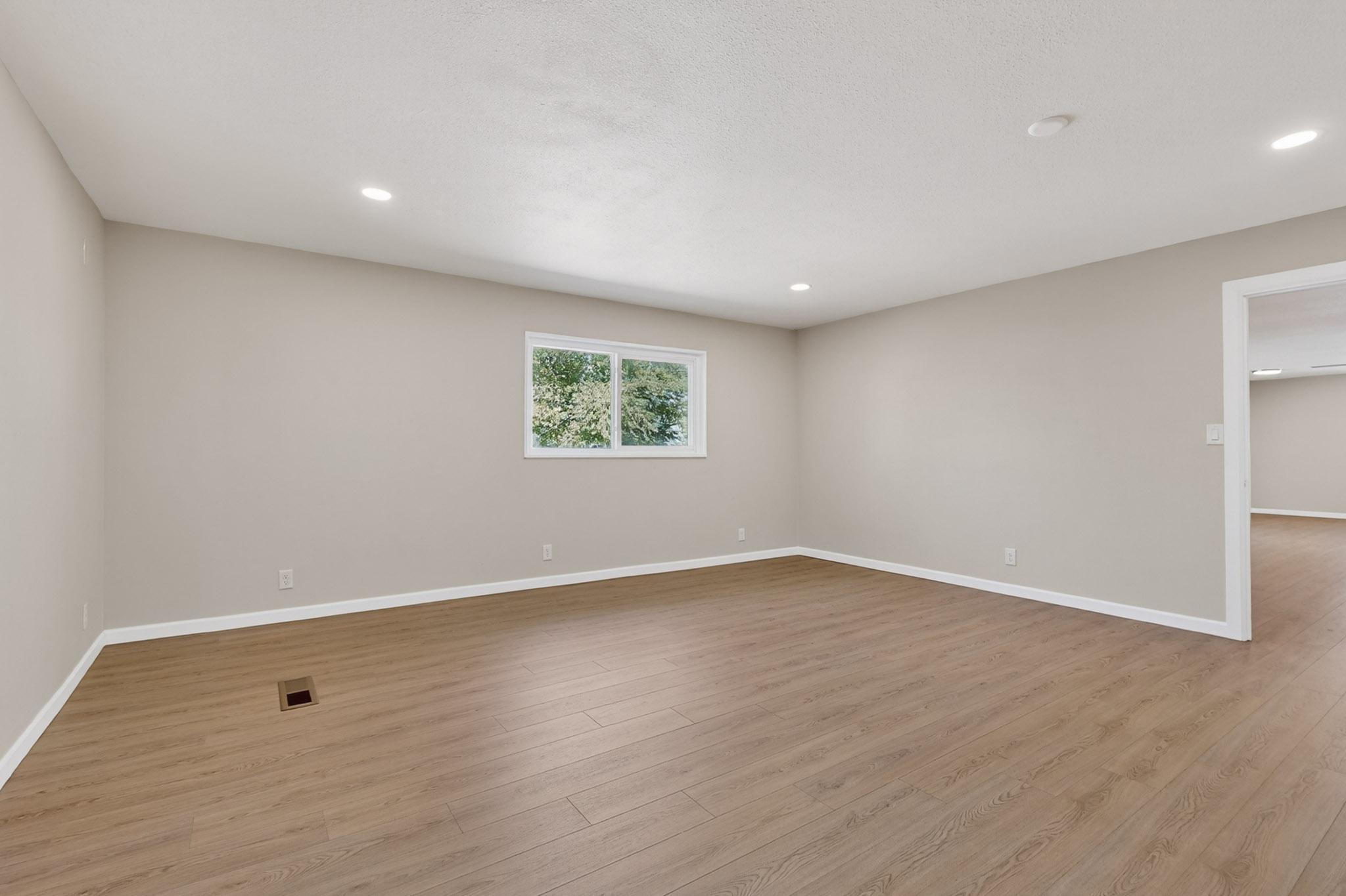 5001 DOUGLAS MACARTHUR Road NE