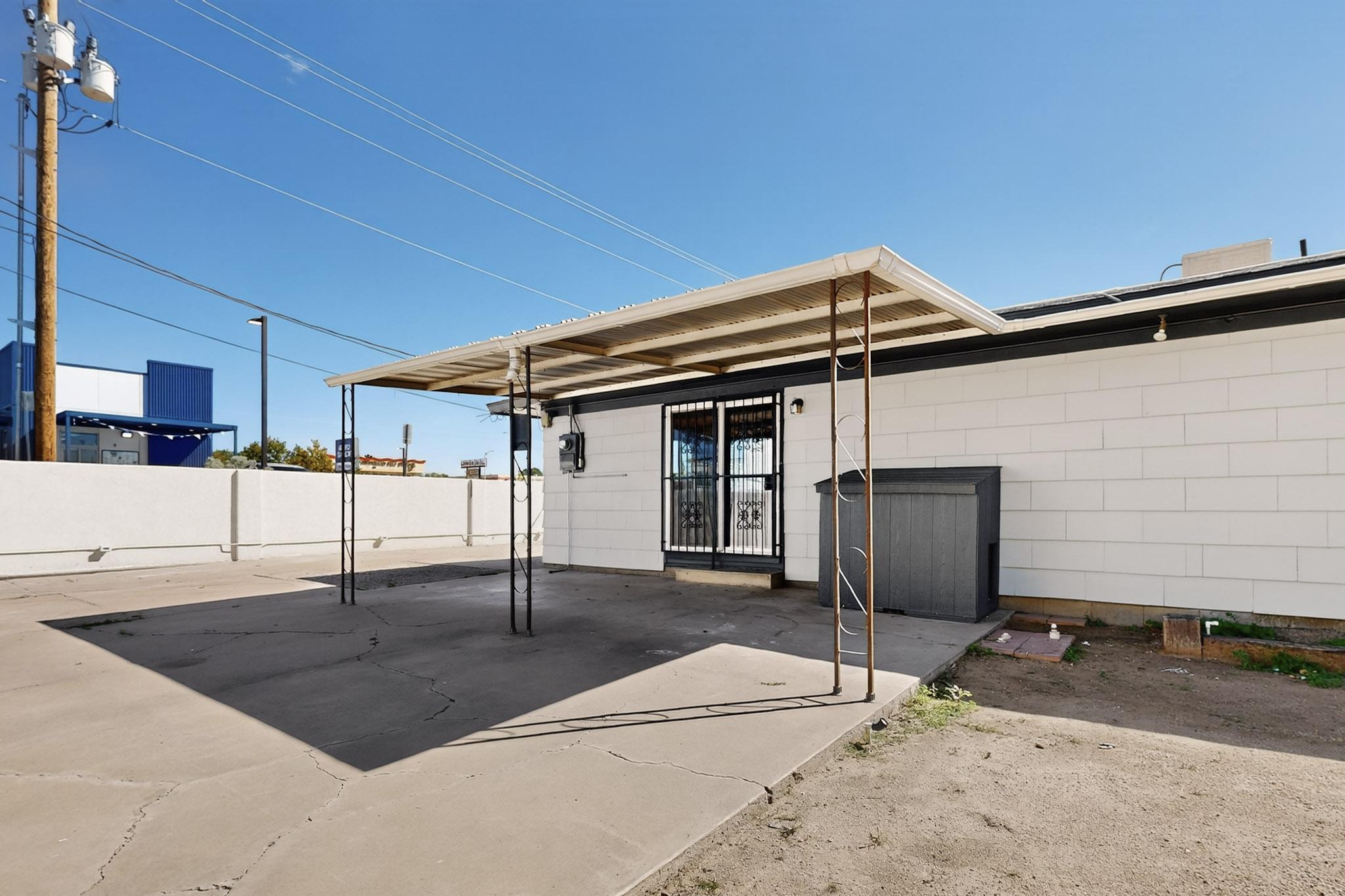 5001 DOUGLAS MACARTHUR Road NE