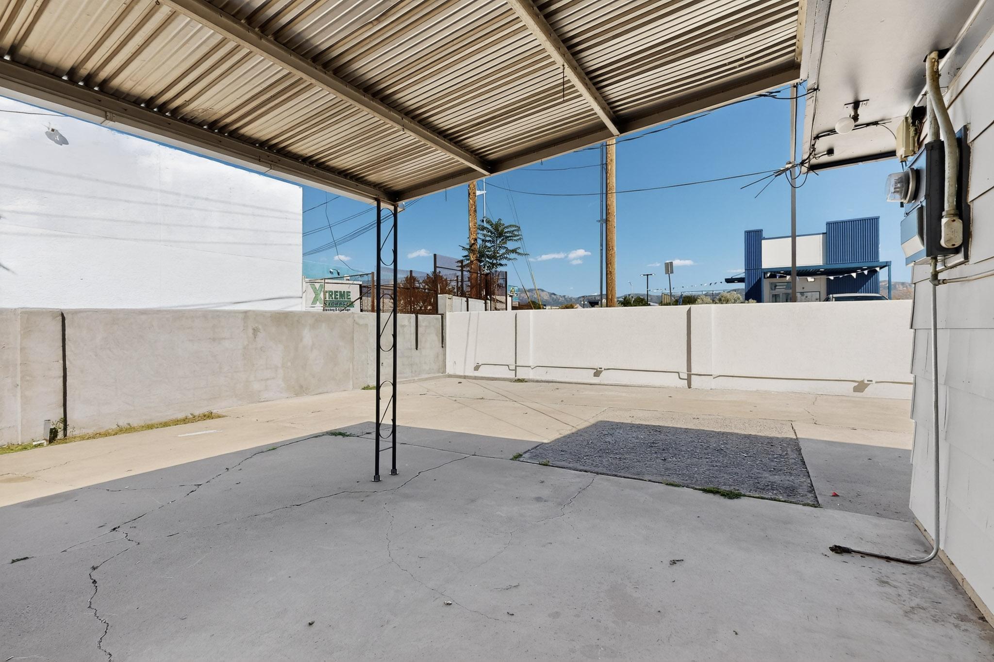 5001 DOUGLAS MACARTHUR Road NE