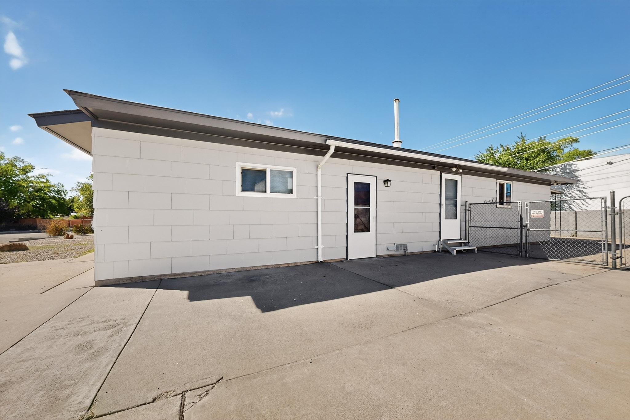 5001 DOUGLAS MACARTHUR Road NE