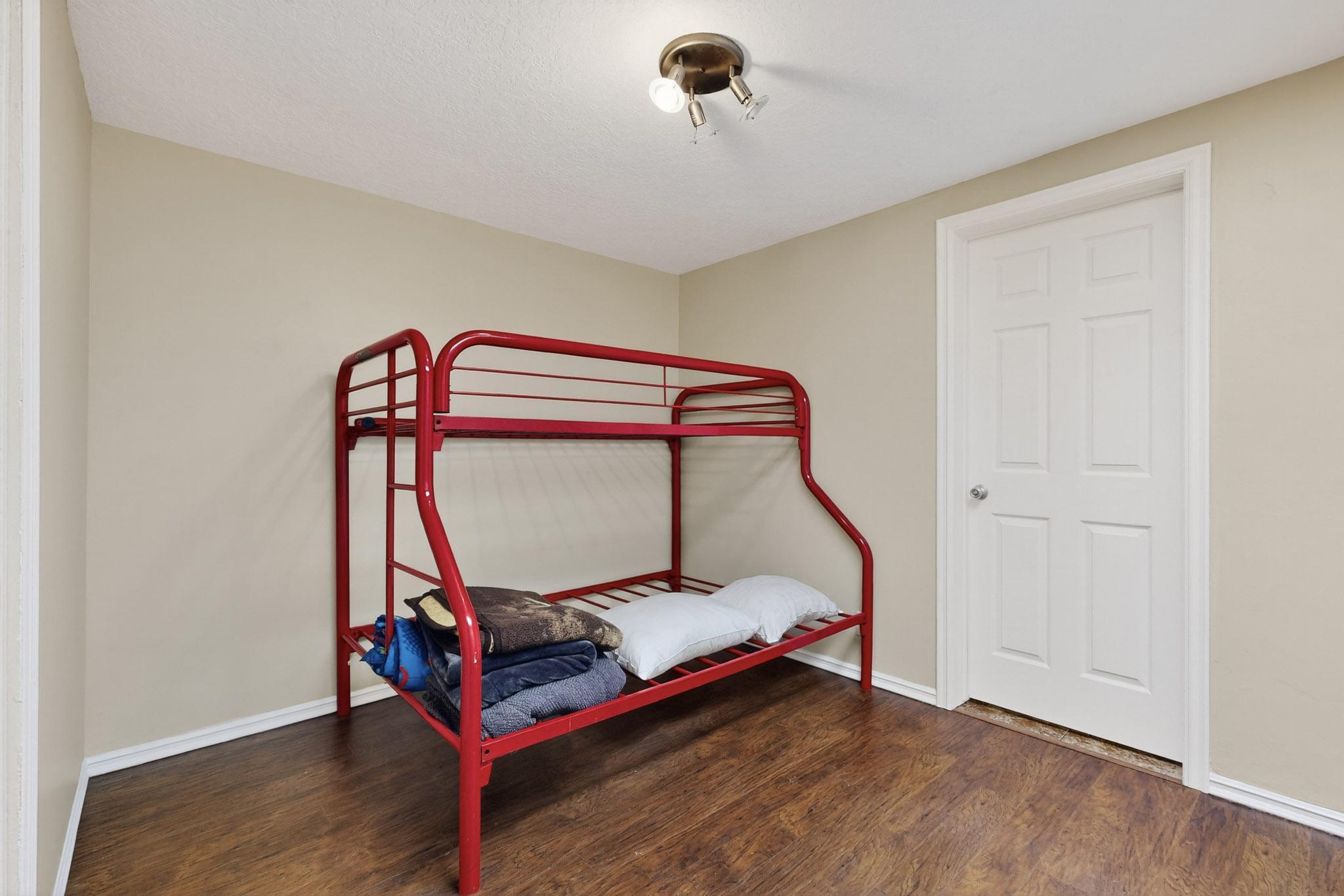 1011 CLAUDINE Street NE