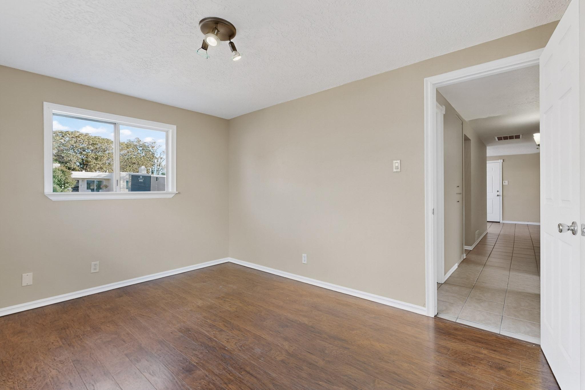 1011 CLAUDINE Street NE