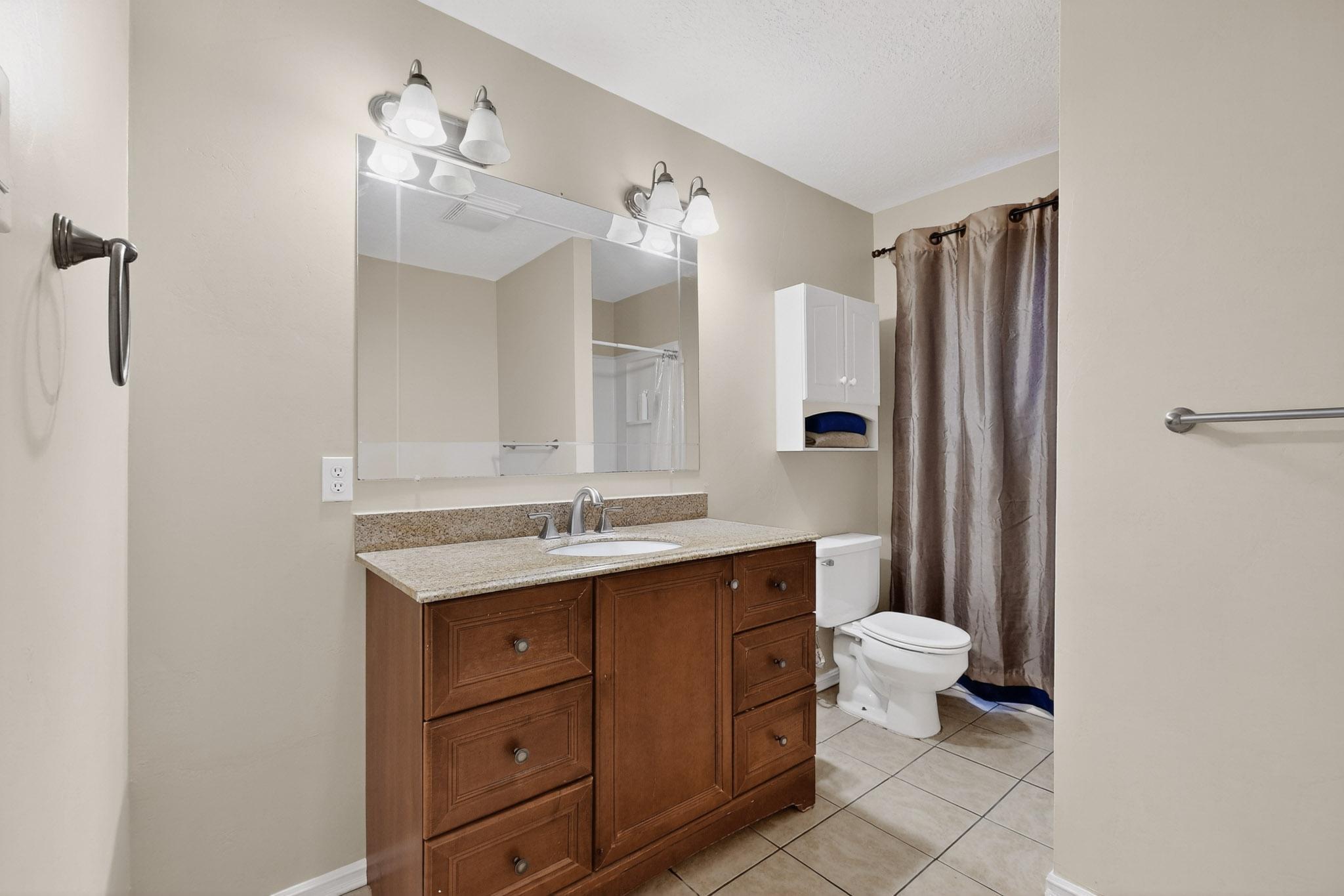 1011 CLAUDINE Street NE