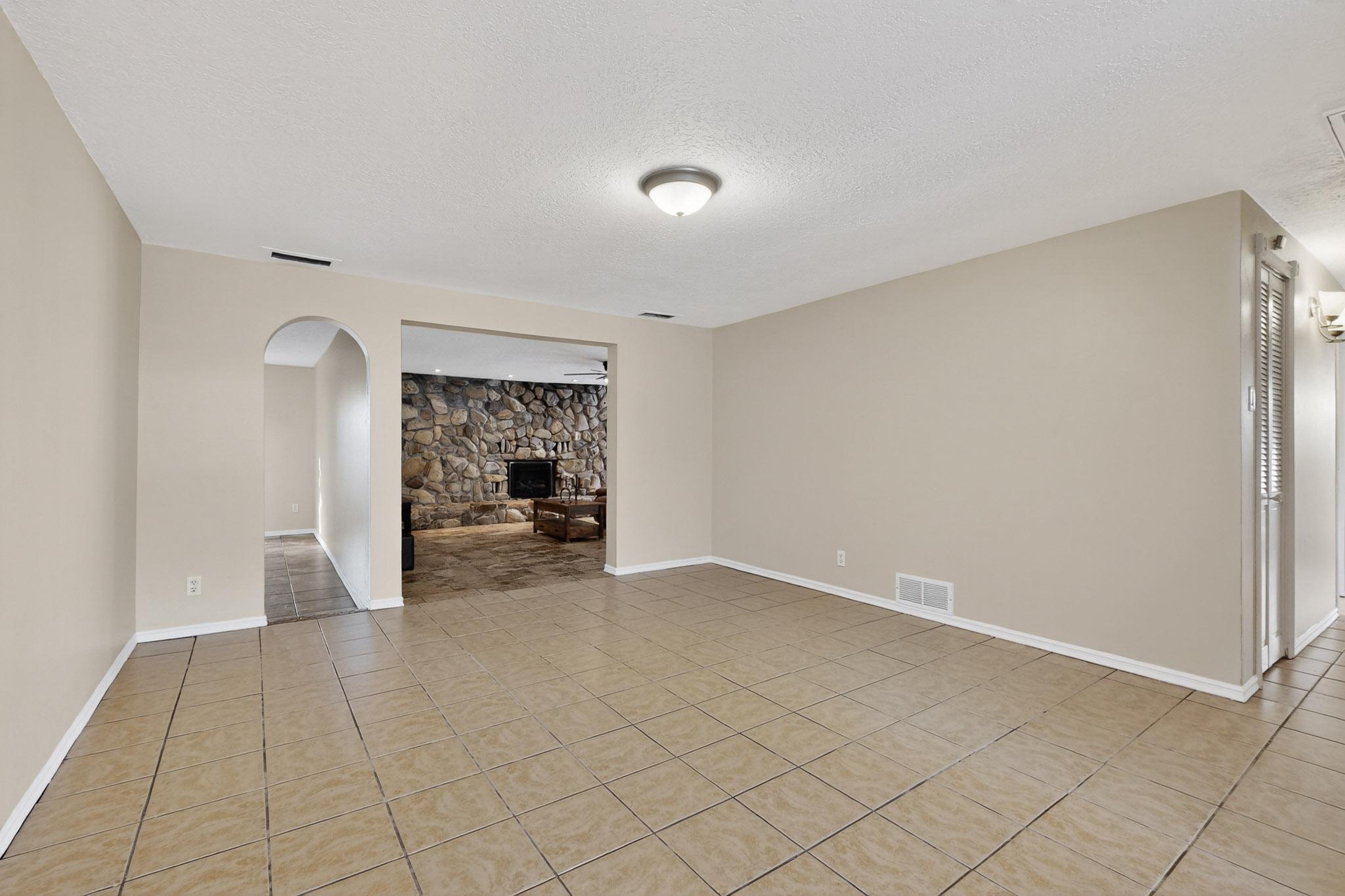 1011 CLAUDINE Street NE