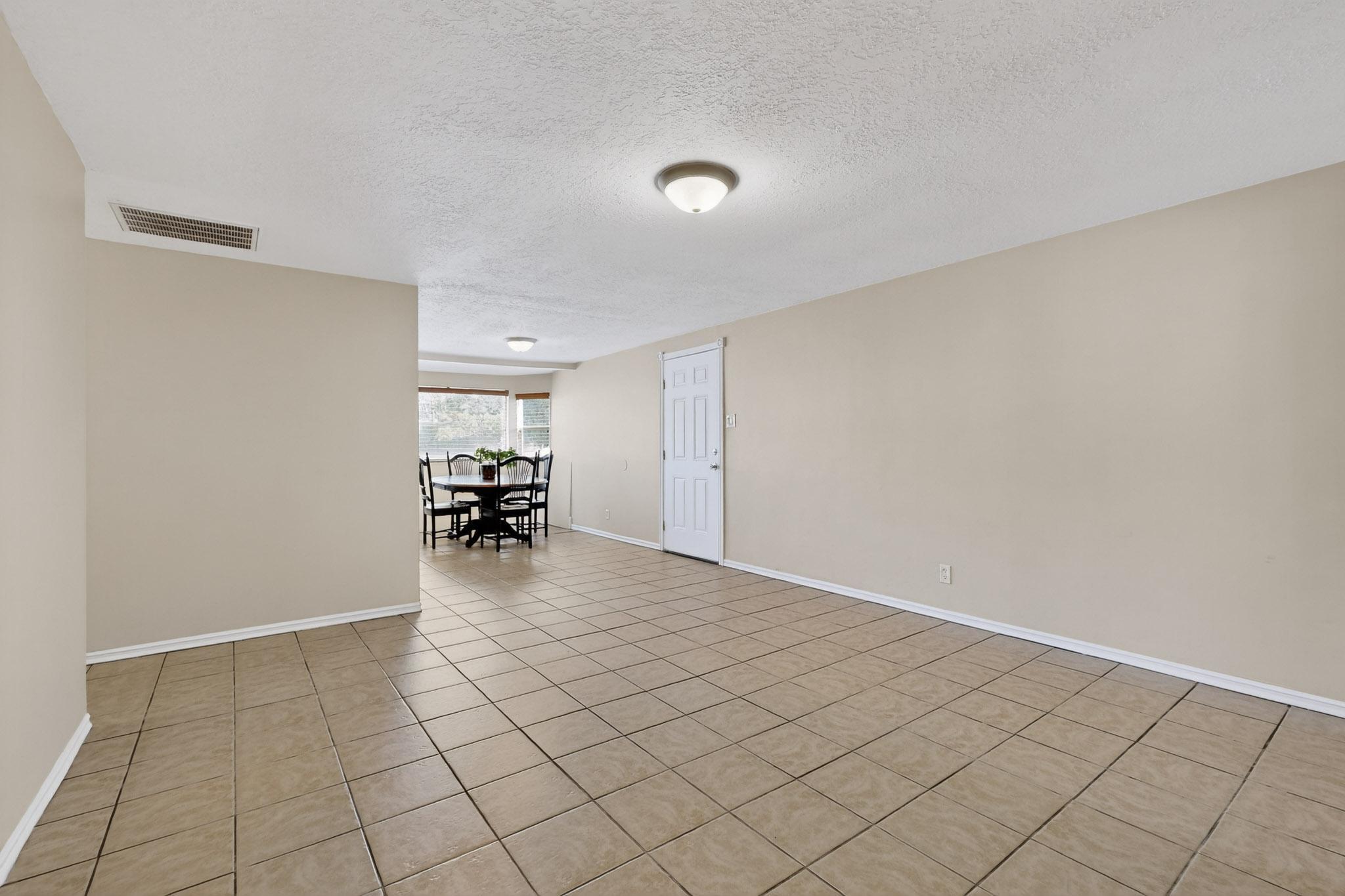 1011 CLAUDINE Street NE