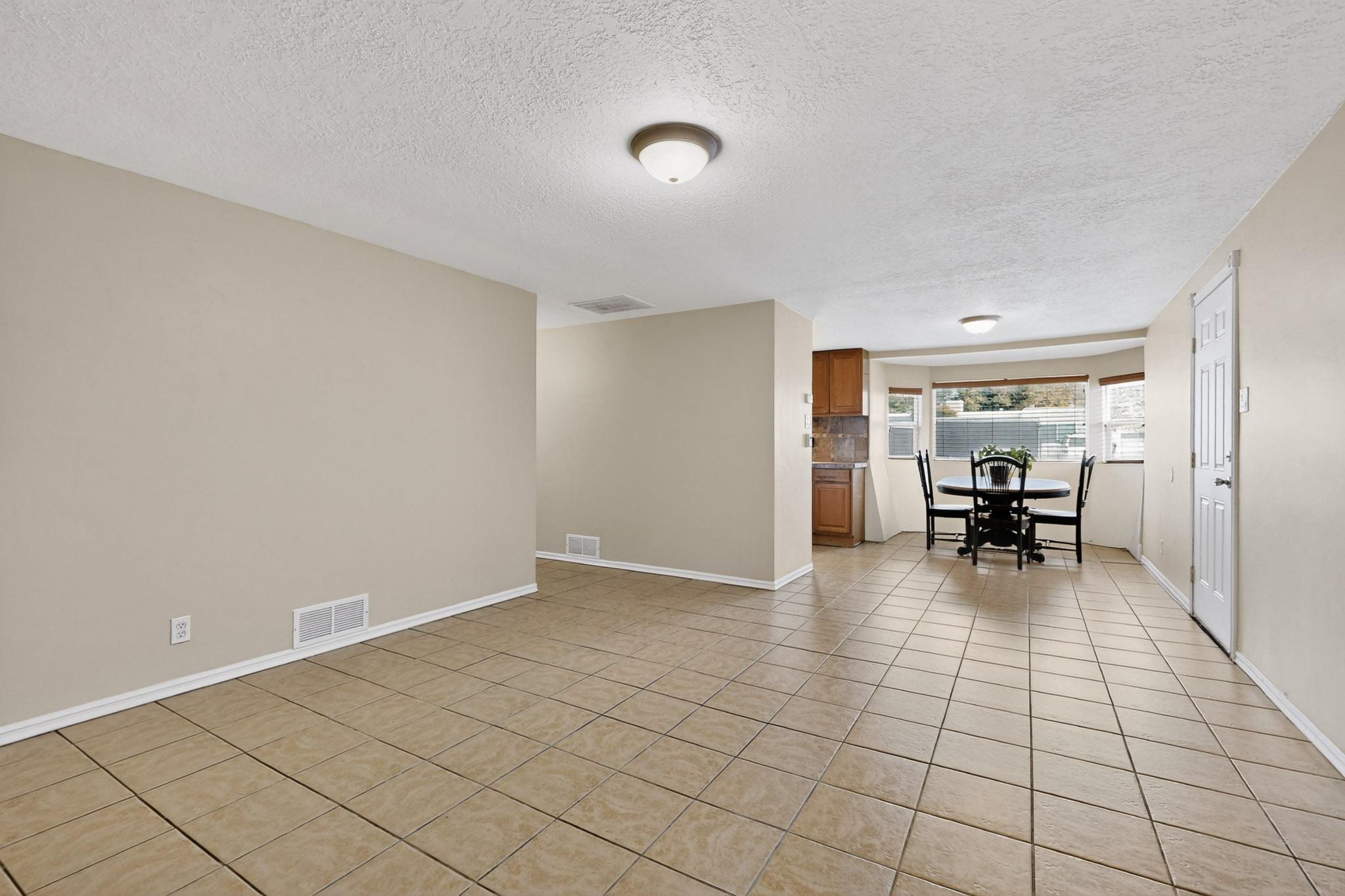 1011 CLAUDINE Street NE