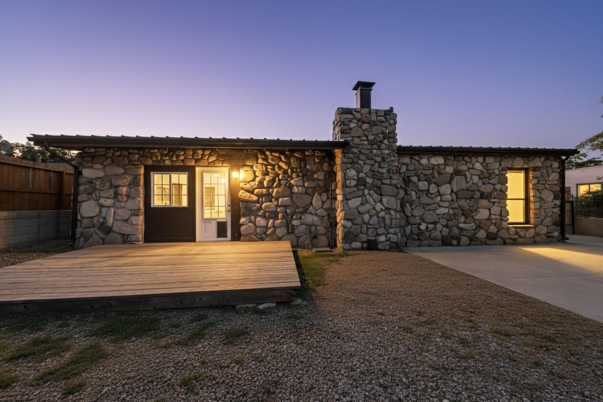 1011 CLAUDINE Street NE