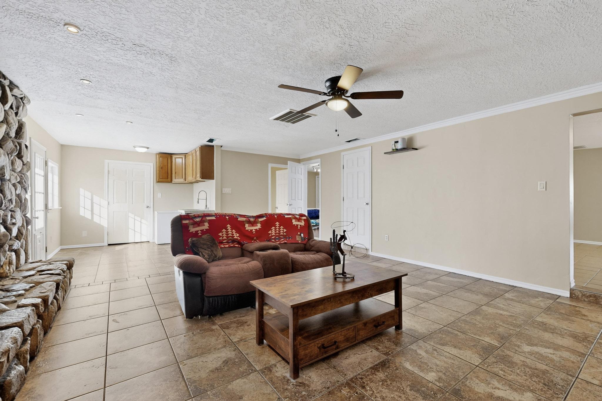 1011 CLAUDINE Street NE