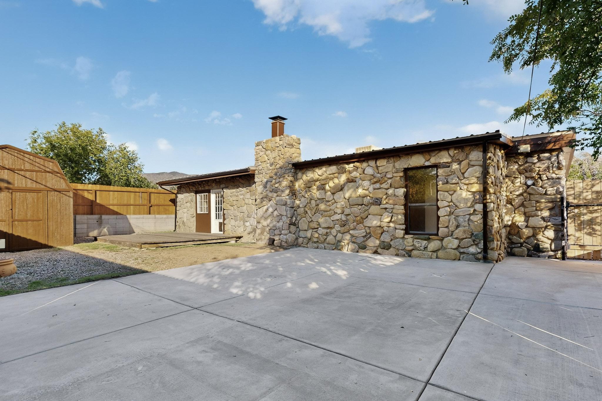 1011 CLAUDINE Street NE