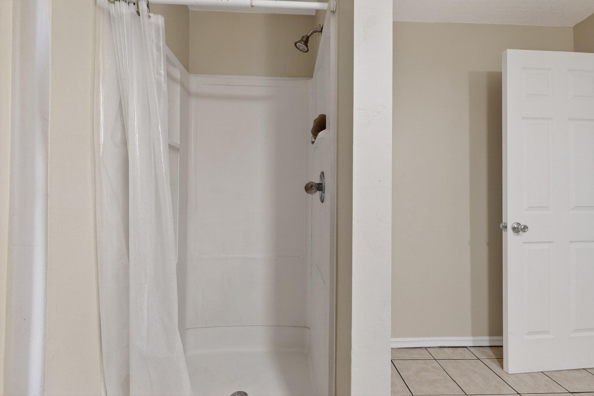 1011 CLAUDINE Street NE