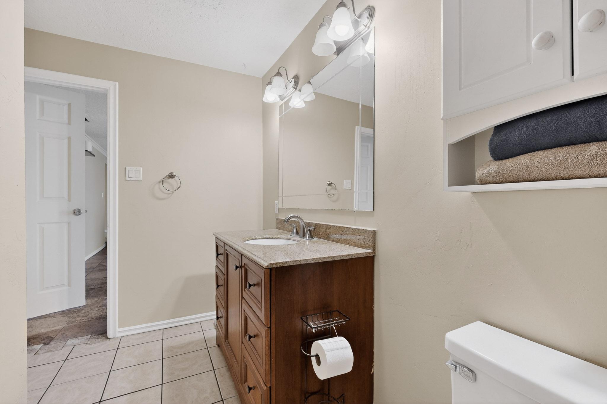 1011 CLAUDINE Street NE