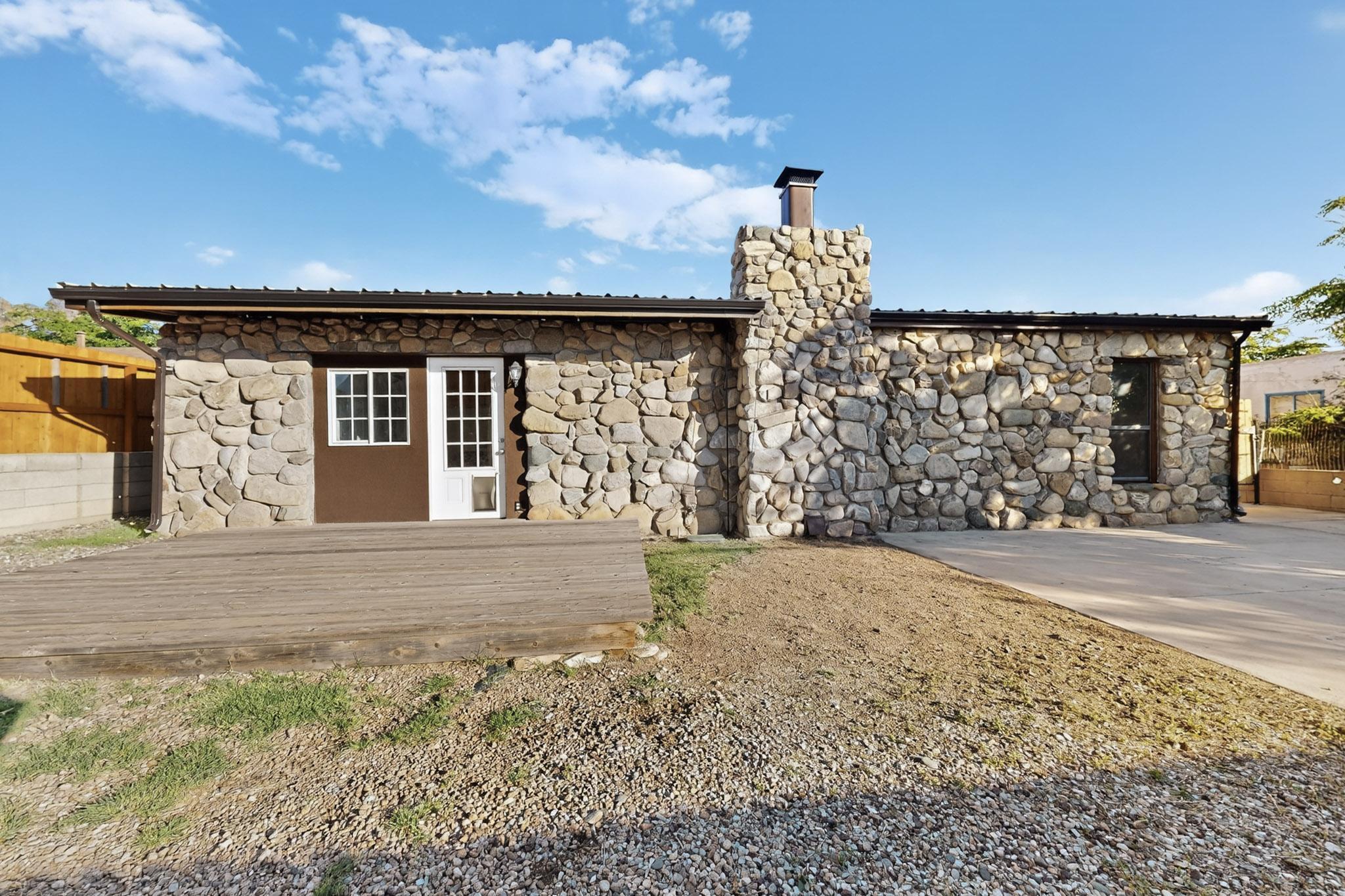 1011 CLAUDINE Street NE