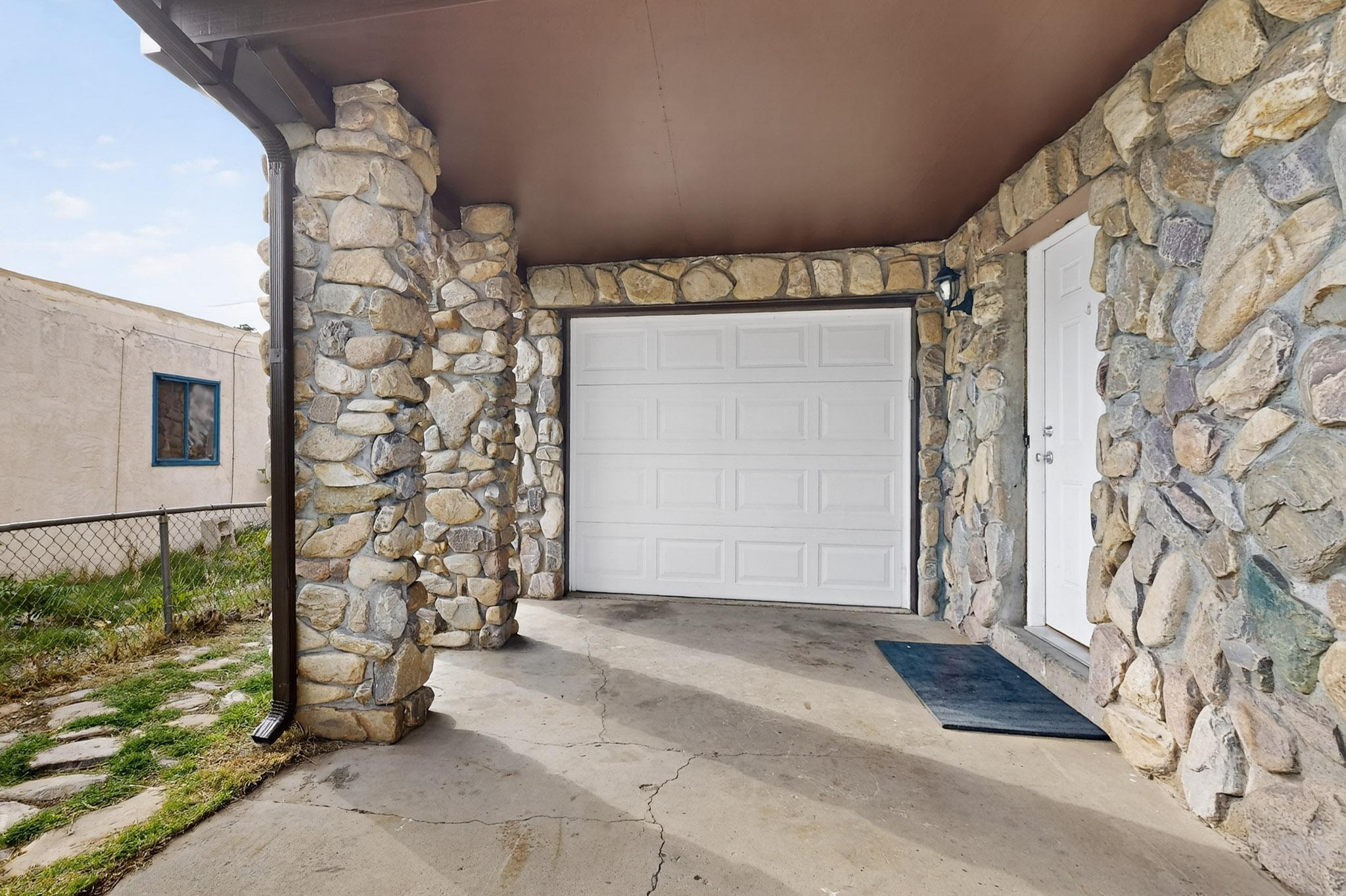 1011 CLAUDINE Street NE