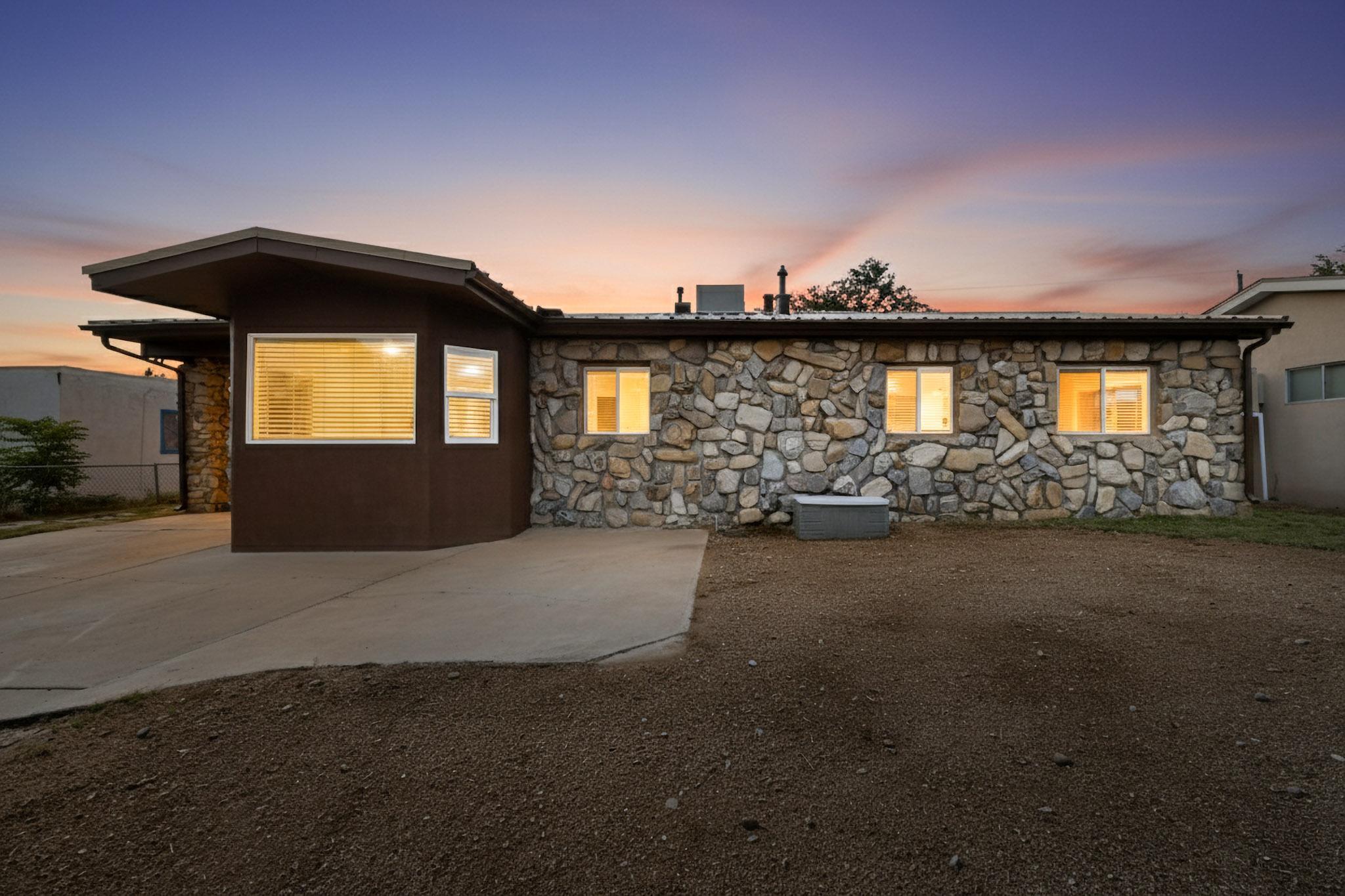 1011 CLAUDINE Street NE