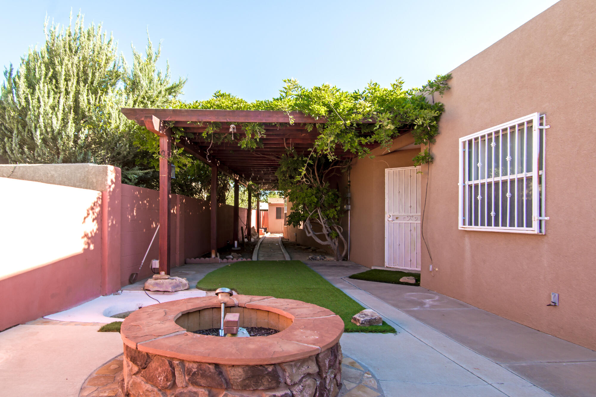 10120 ARROYO CREST Drive NW