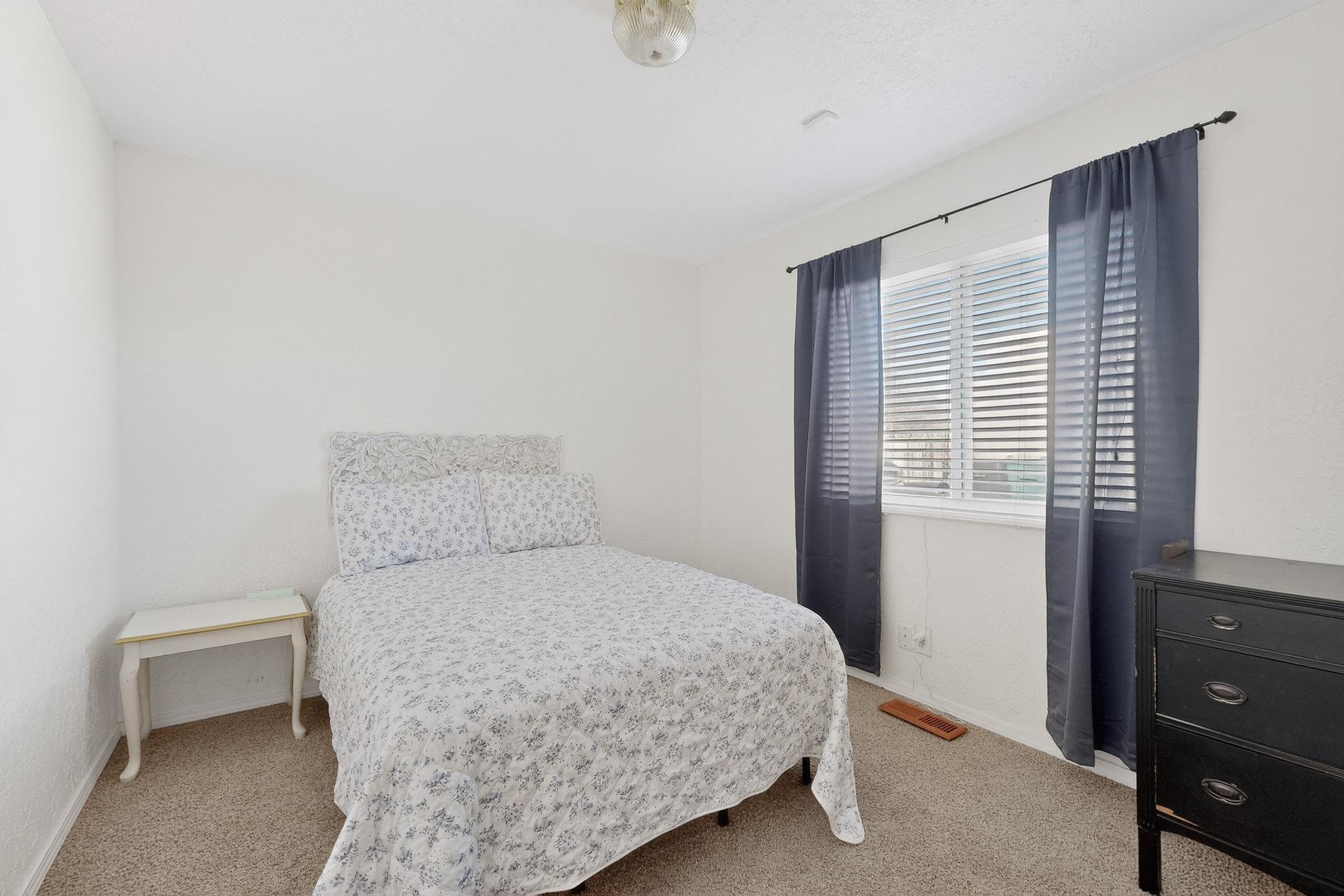 216 SPRING Drive SE