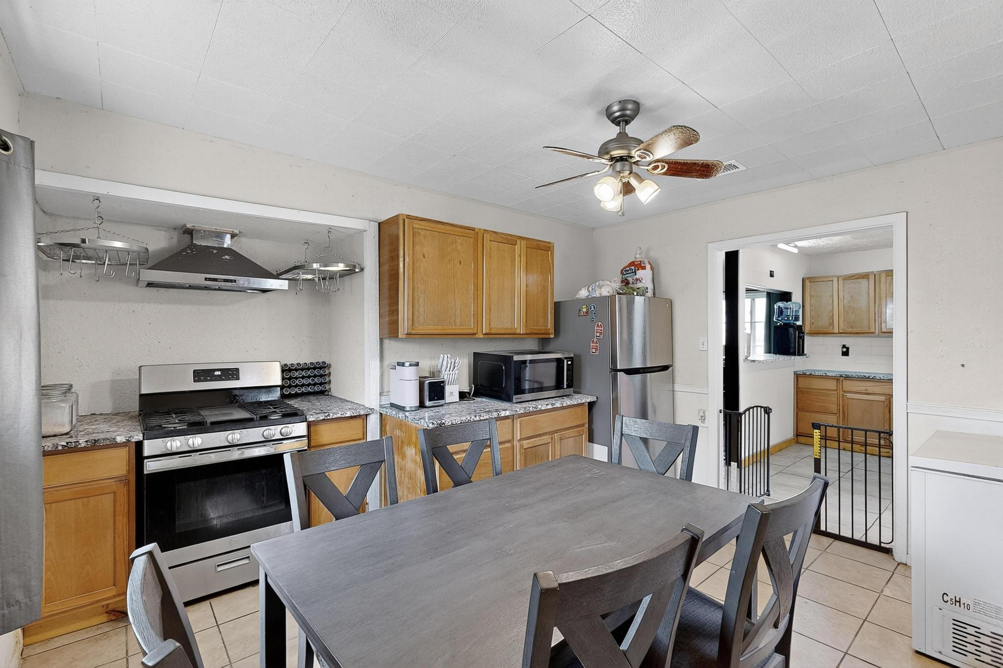 707 JARALES Road