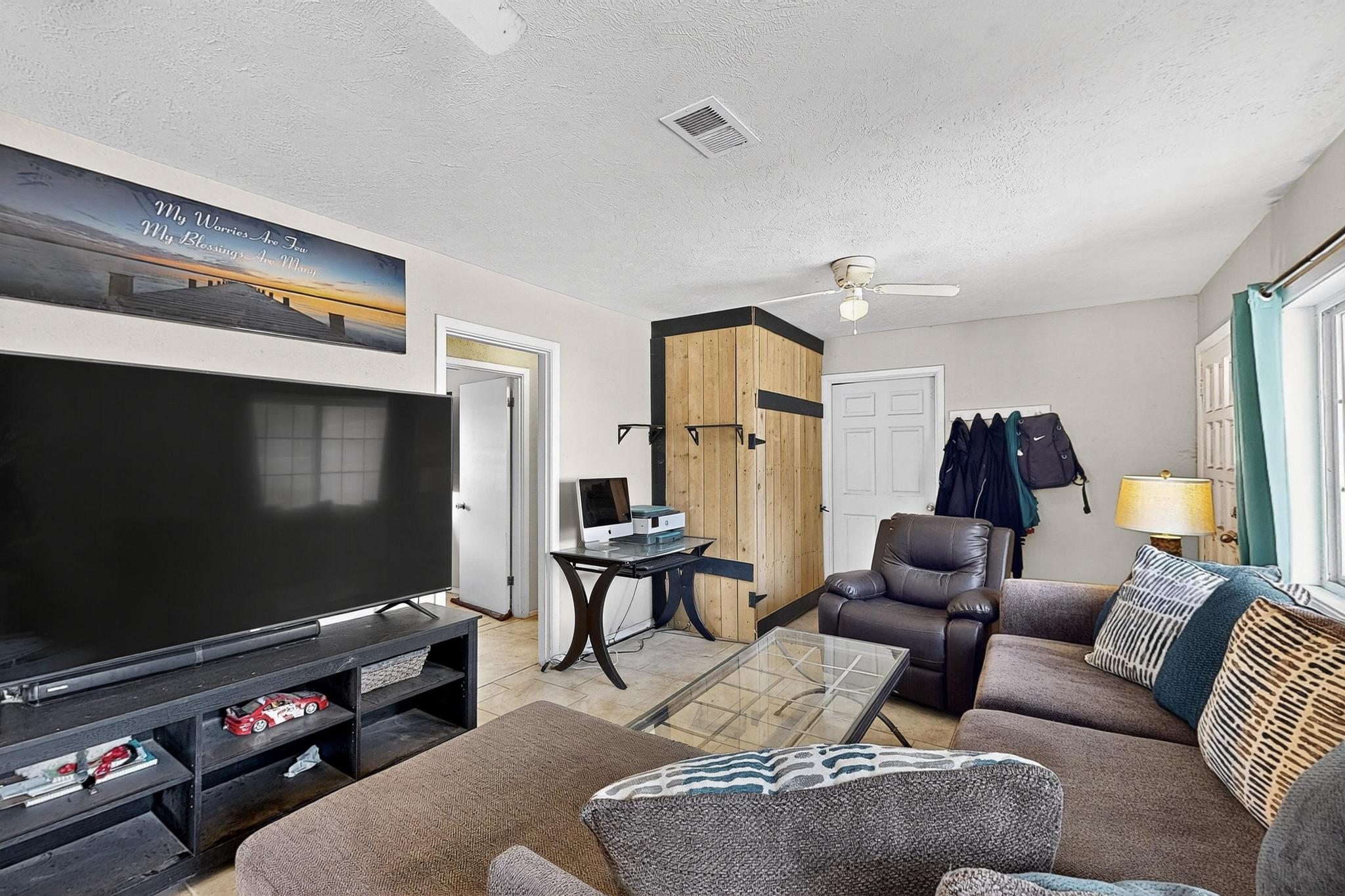 707 JARALES Road