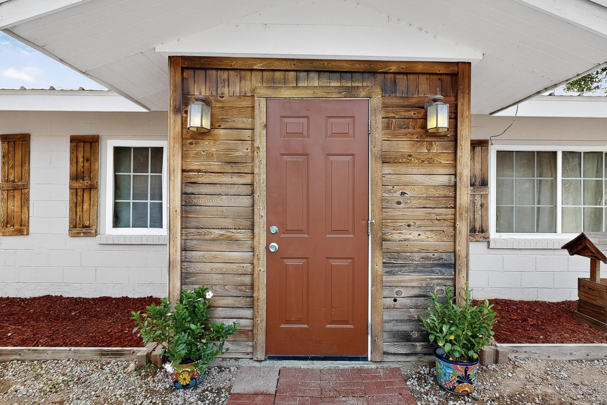 707 JARALES Road