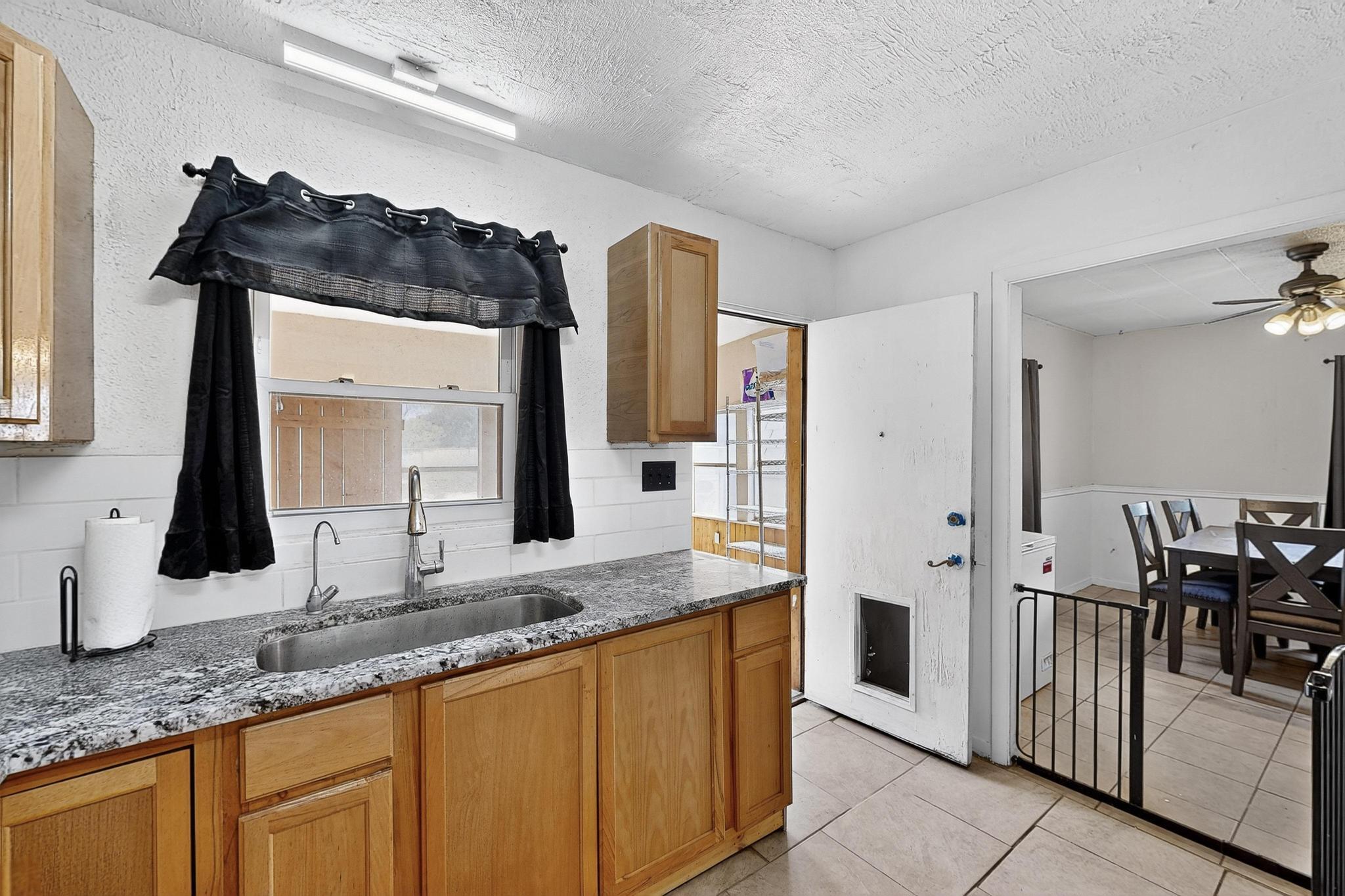 707 JARALES Road