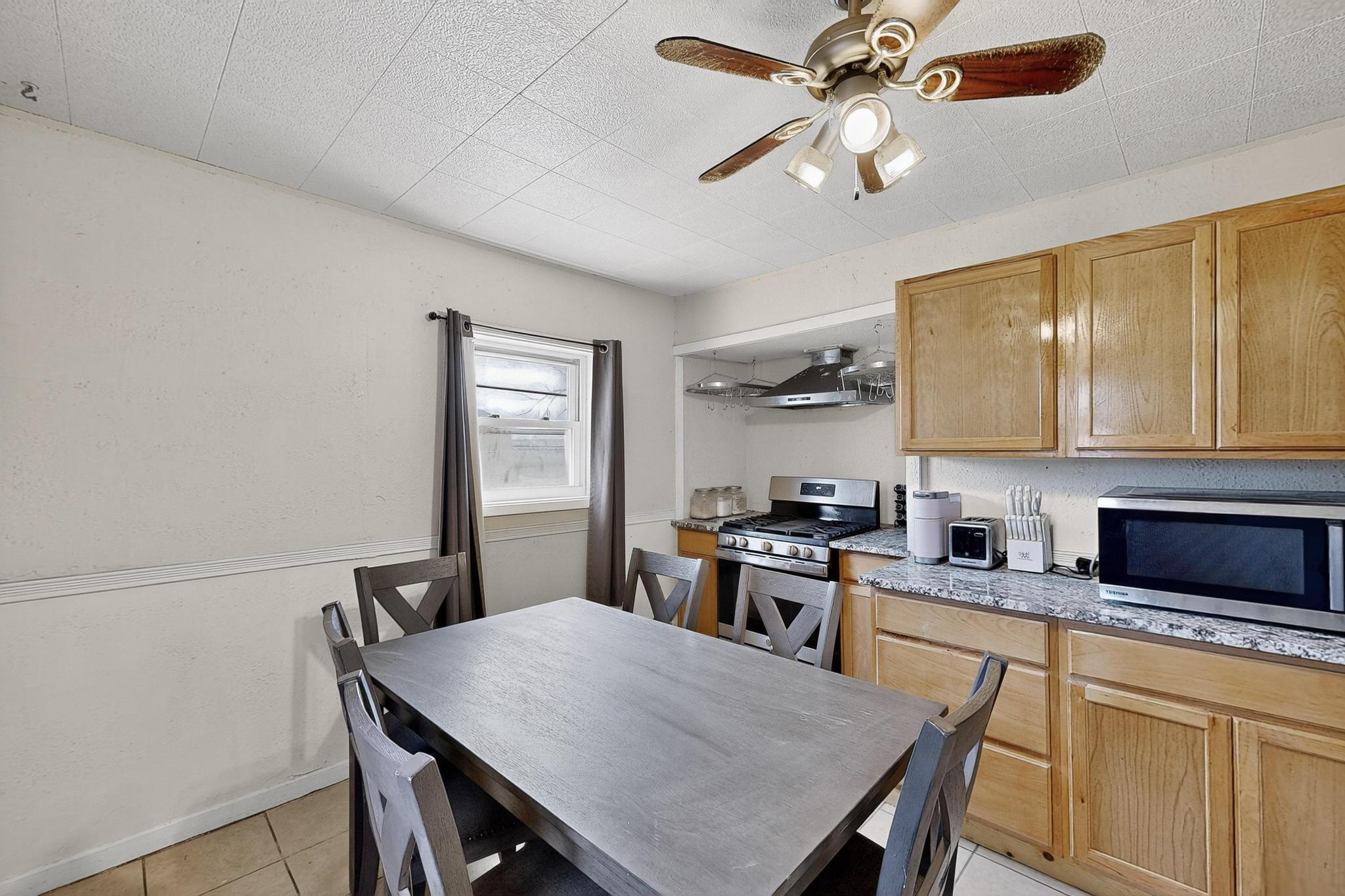 707 JARALES Road