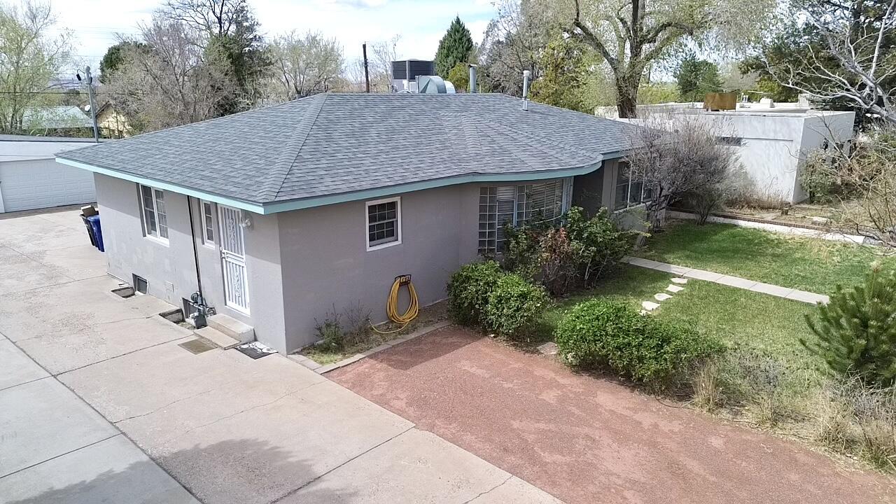 611 CARLISLE Boulevard SE