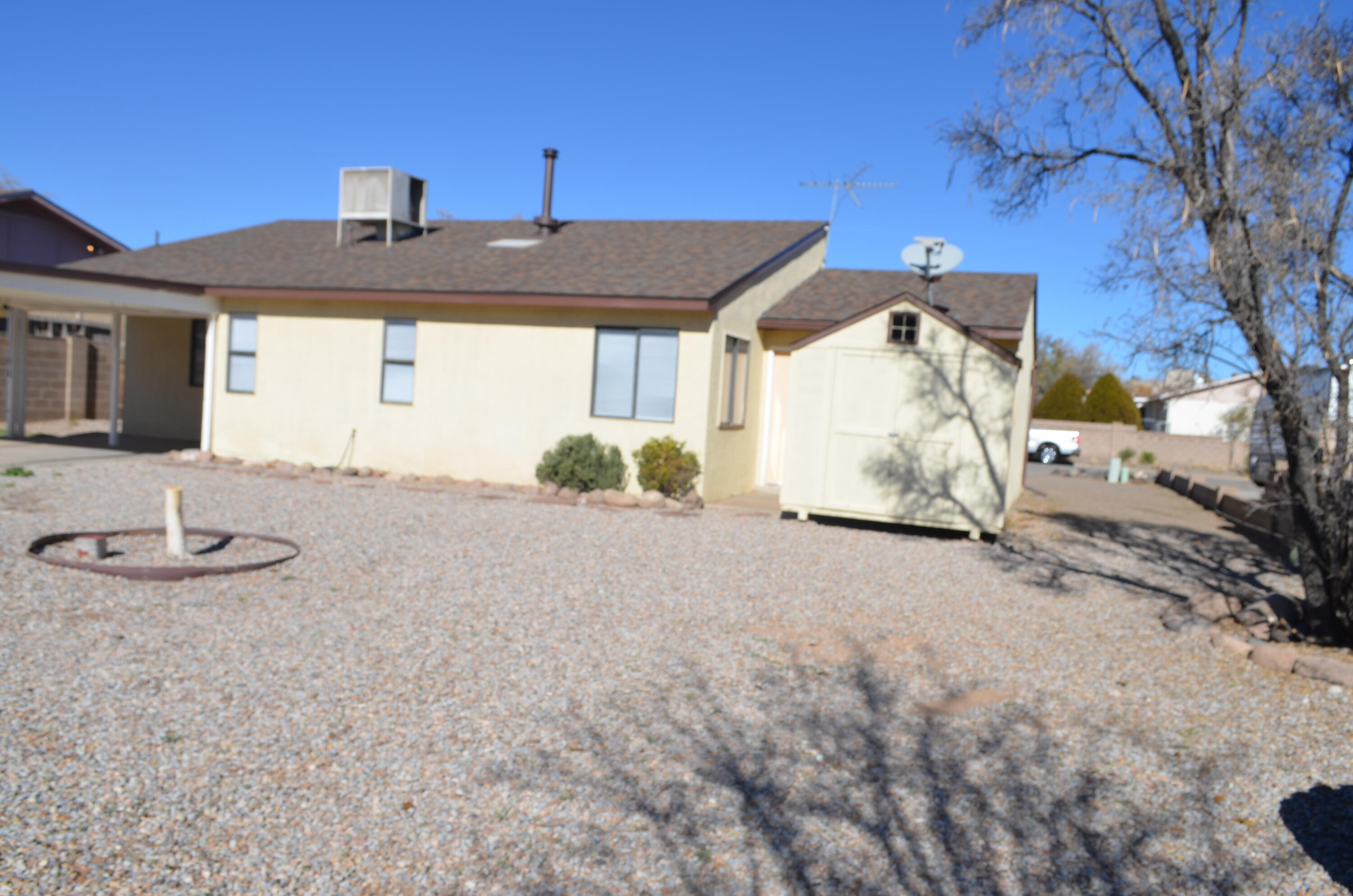 225 PUMICE Loop NE