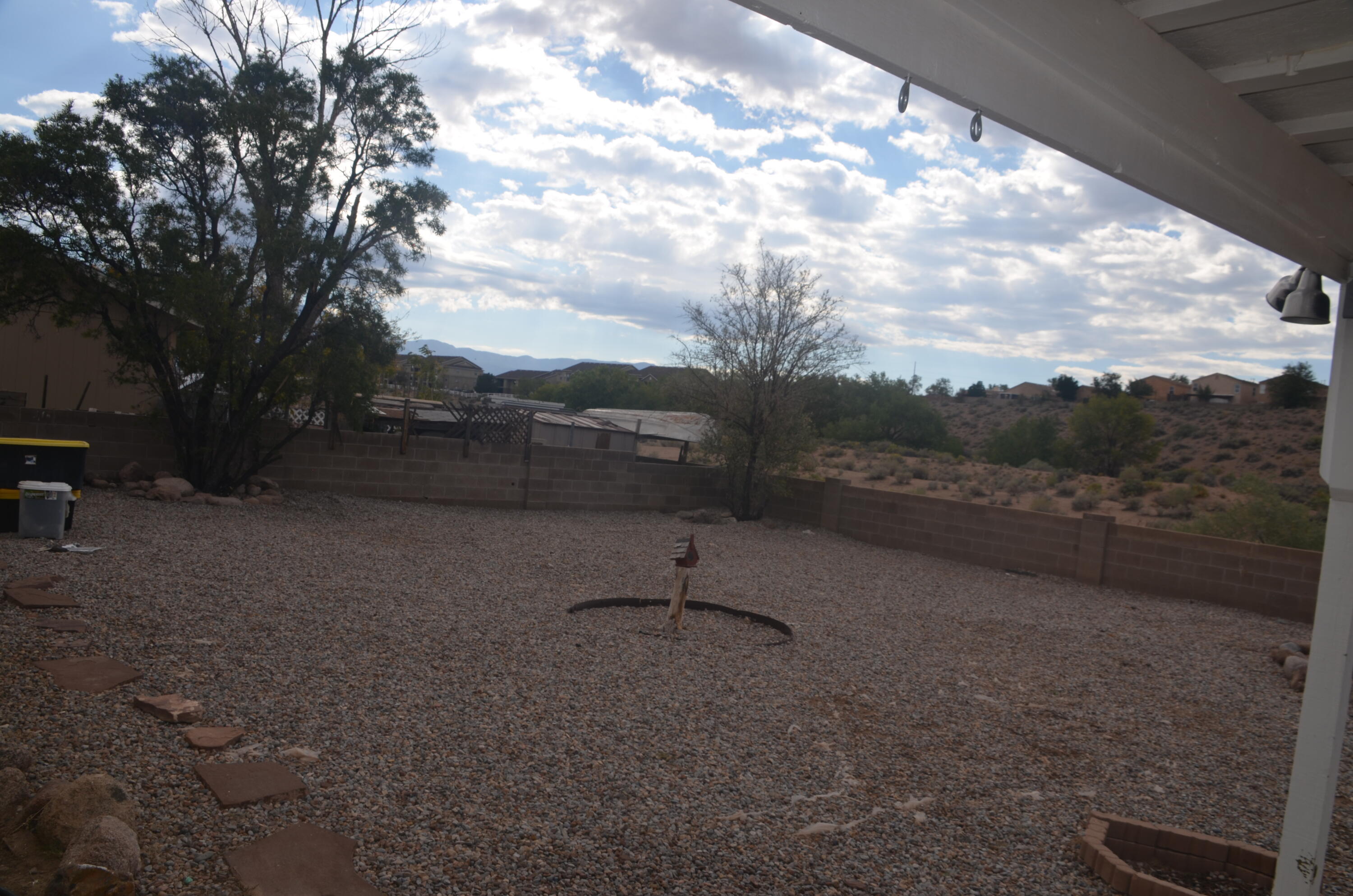 225 PUMICE Loop NE