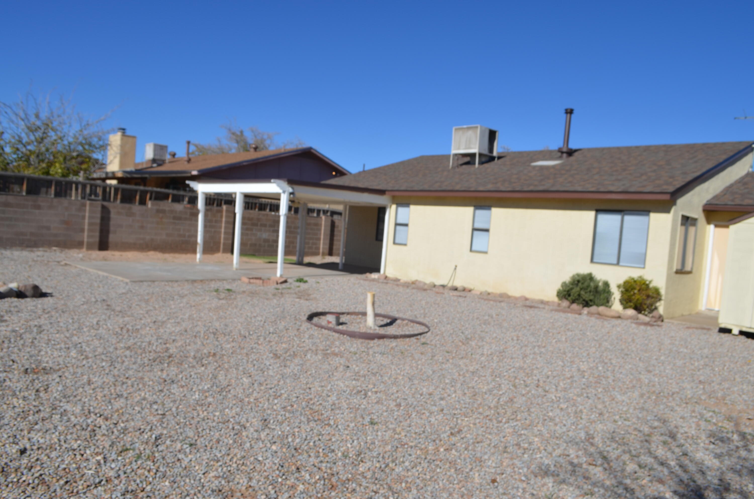 225 PUMICE Loop NE