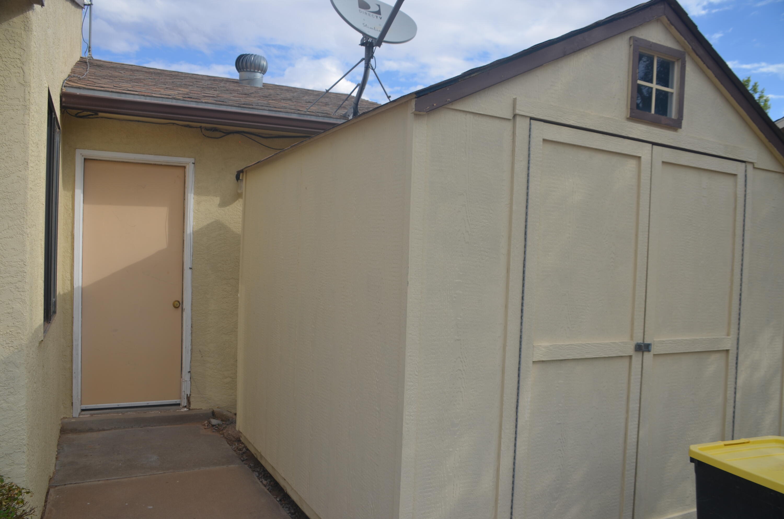 225 PUMICE Loop NE