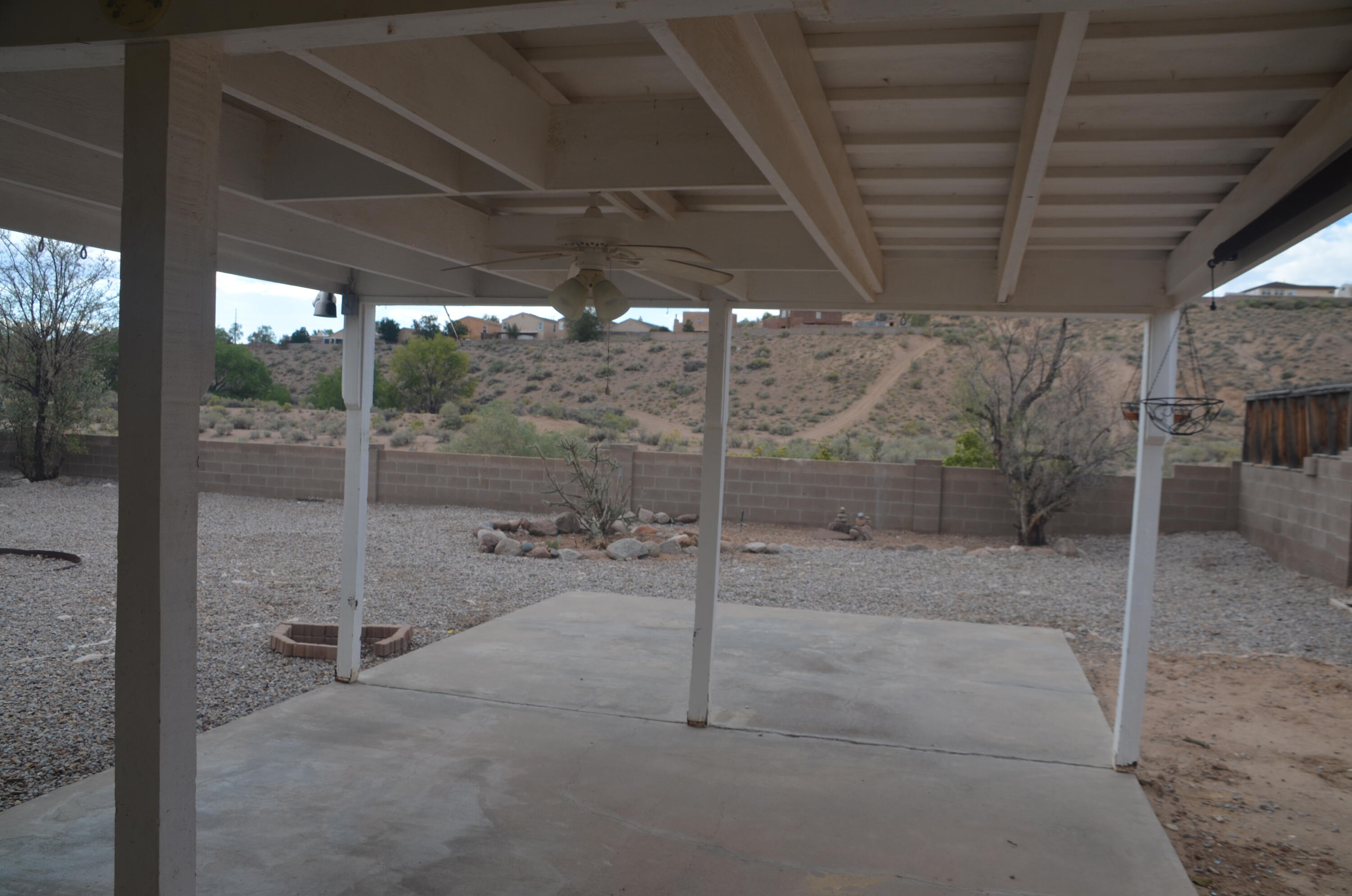 225 PUMICE Loop NE