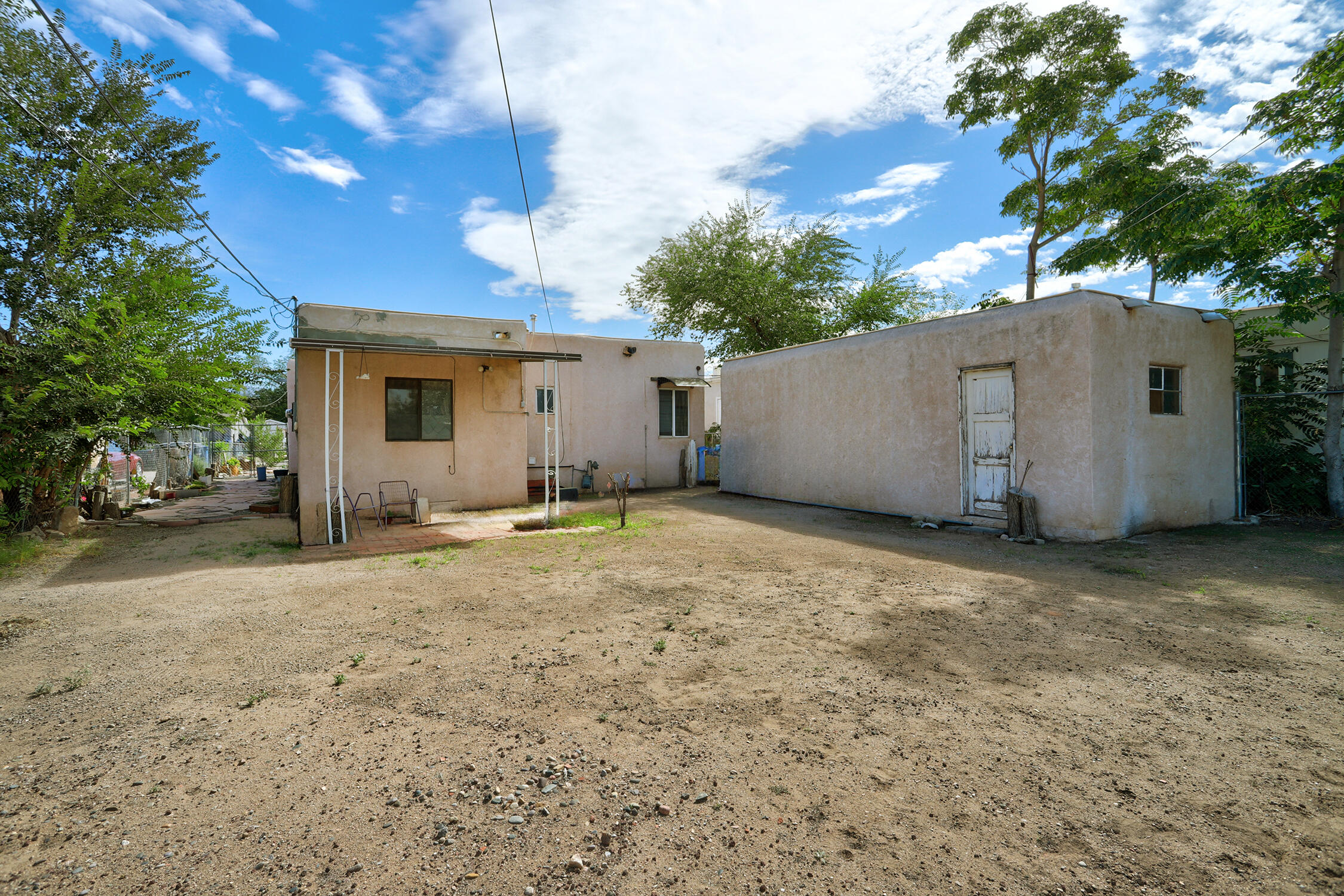 335 ALCAZAR Street NE