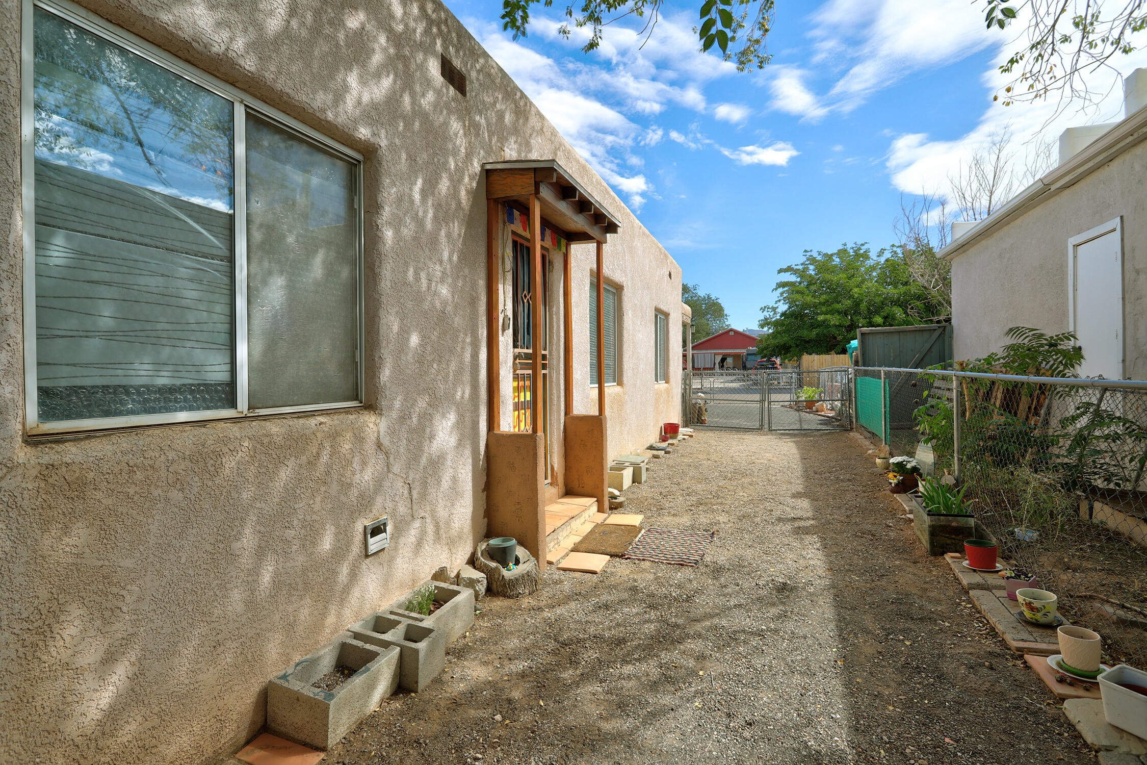 335 ALCAZAR Street NE