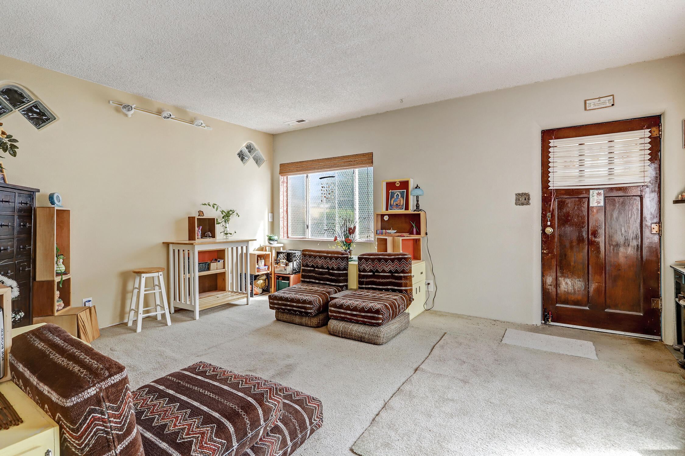 335 ALCAZAR Street NE