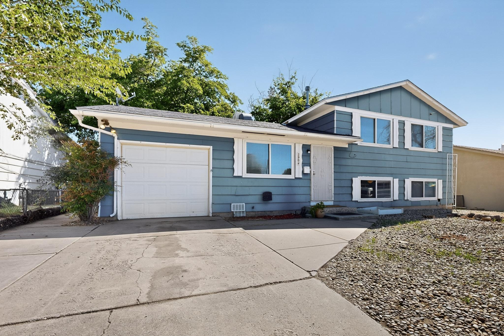 2904 June Street NE