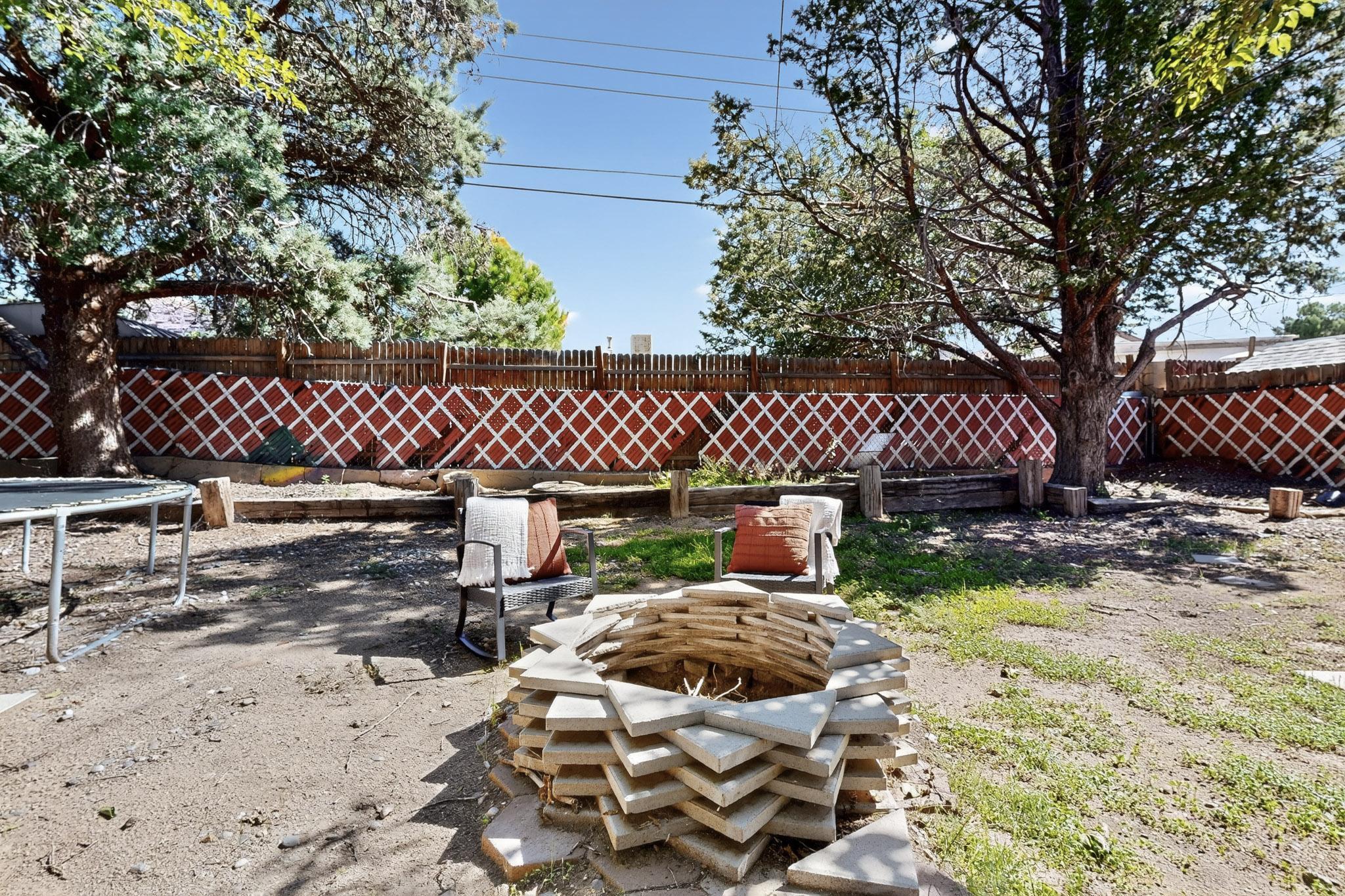 2904 June Street NE
