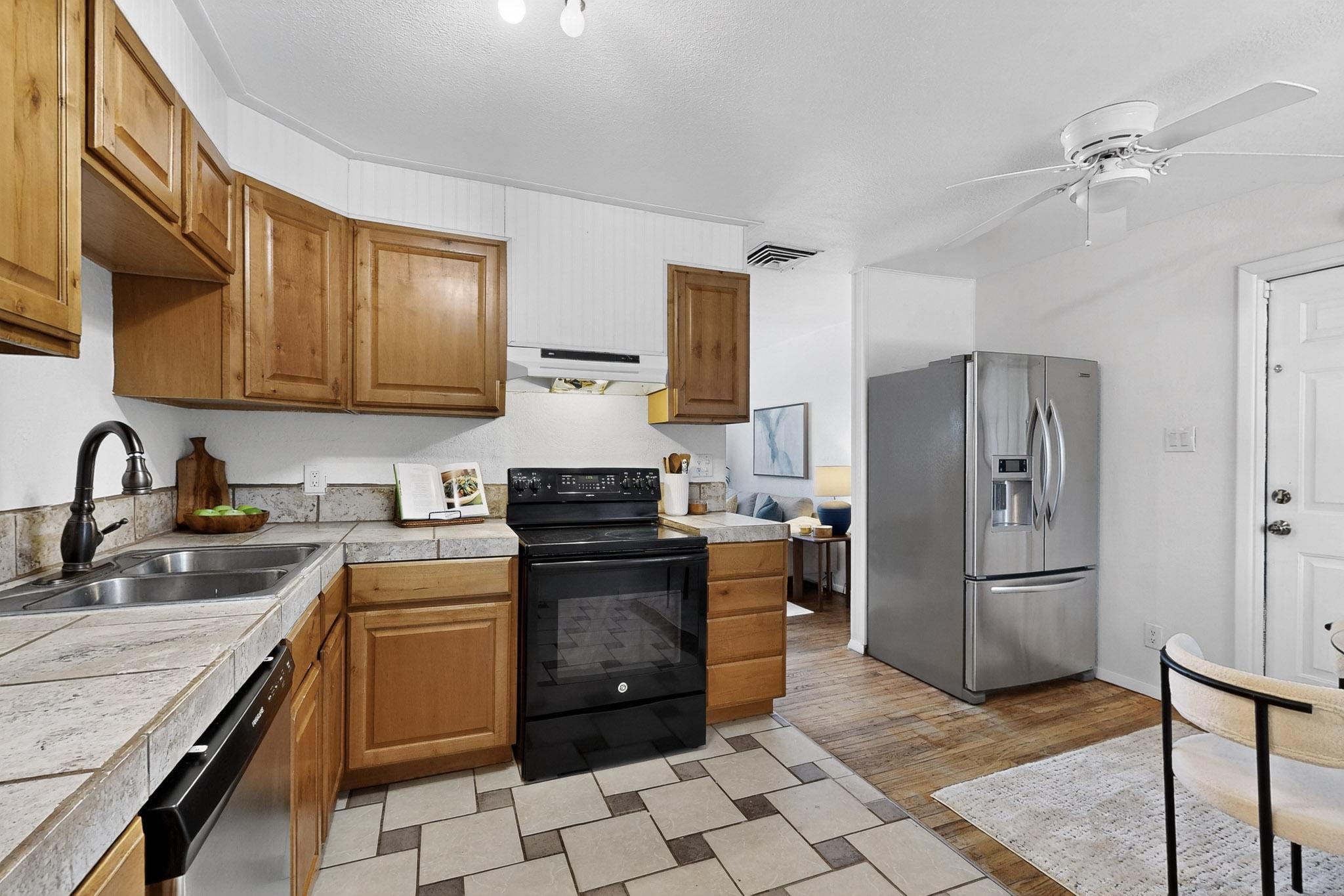 2904 June Street NE