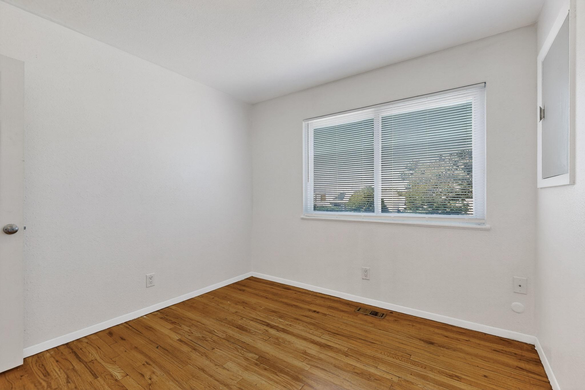 2904 June Street NE