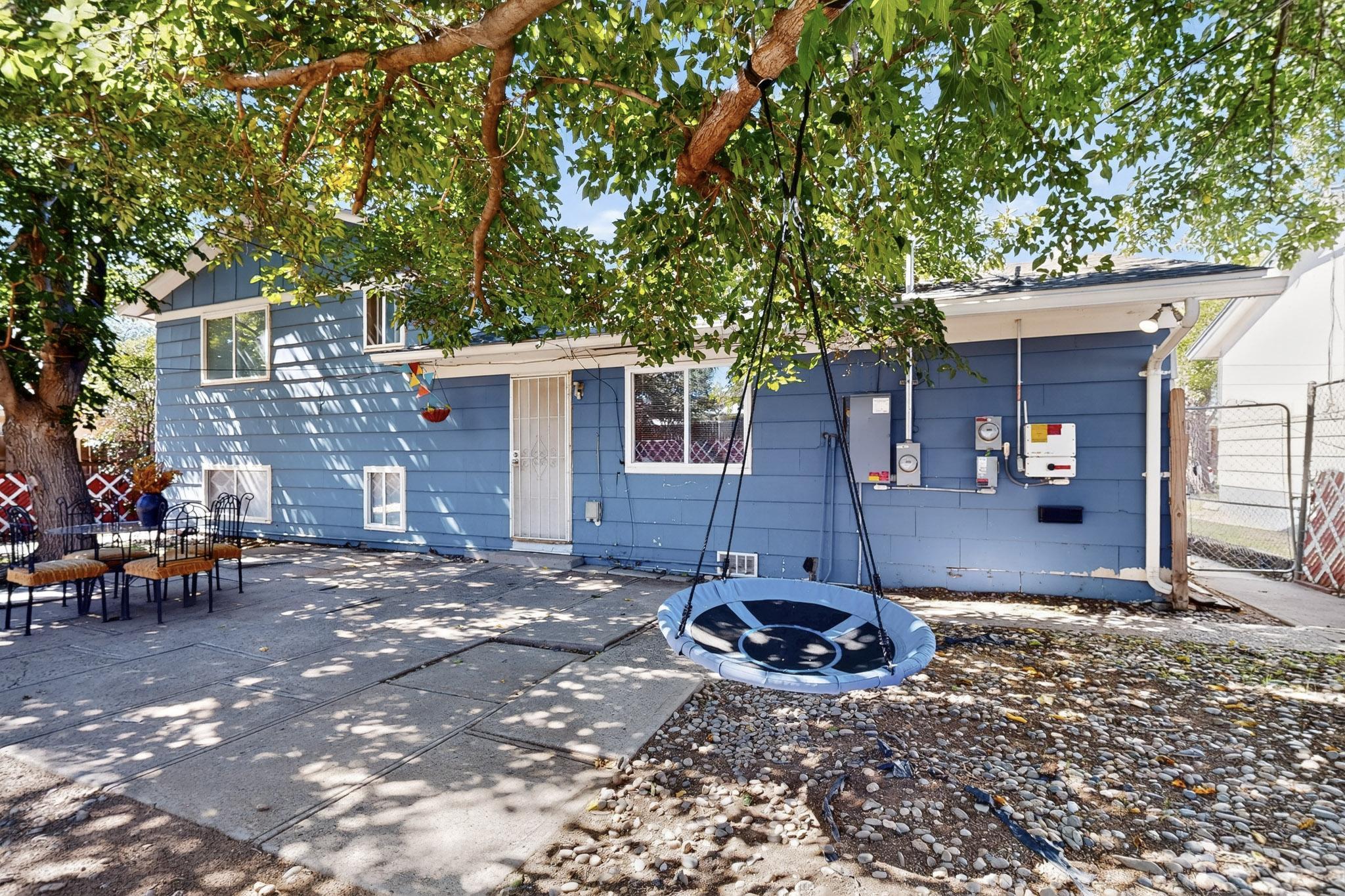 2904 June Street NE