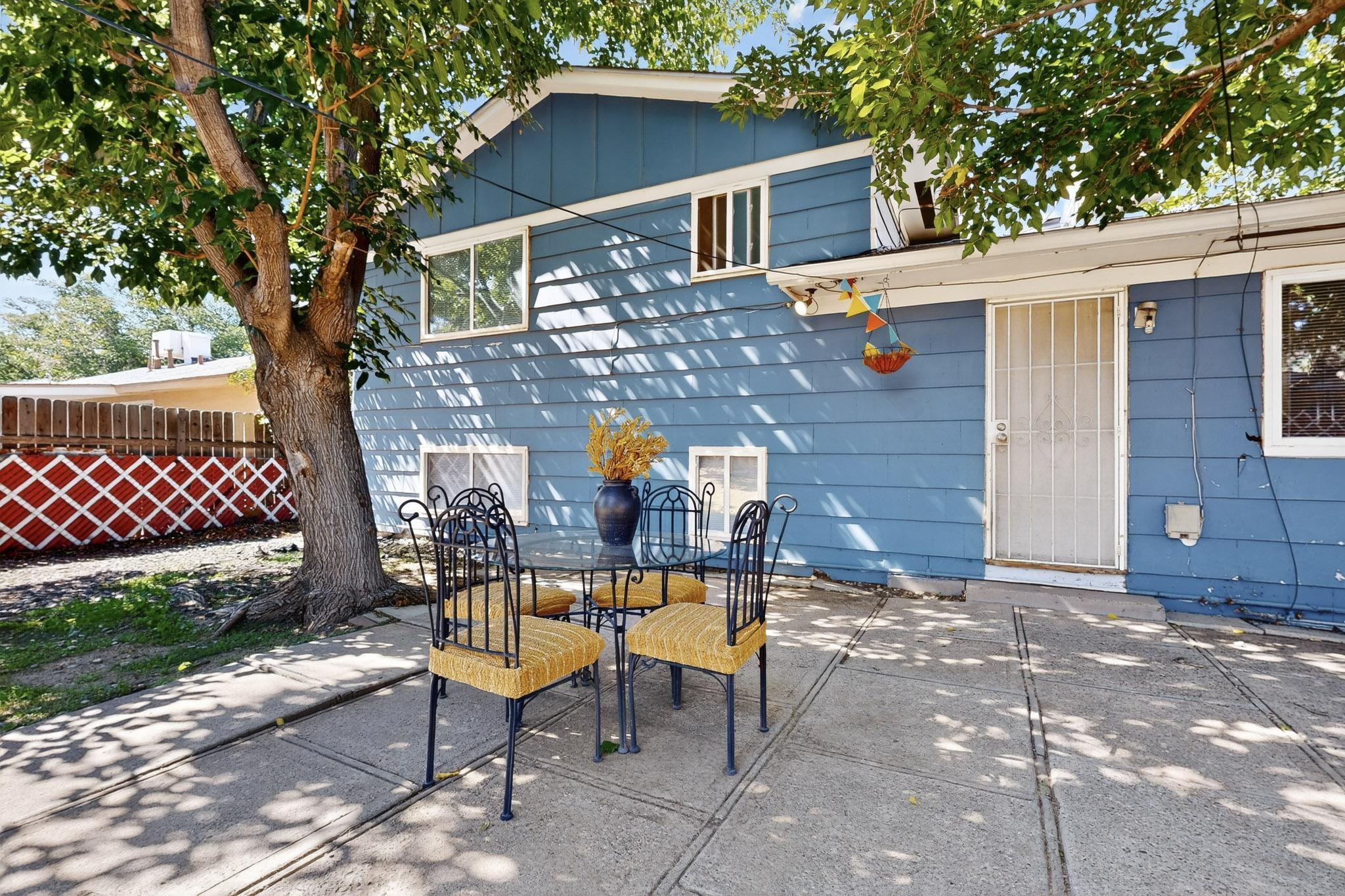 2904 June Street NE